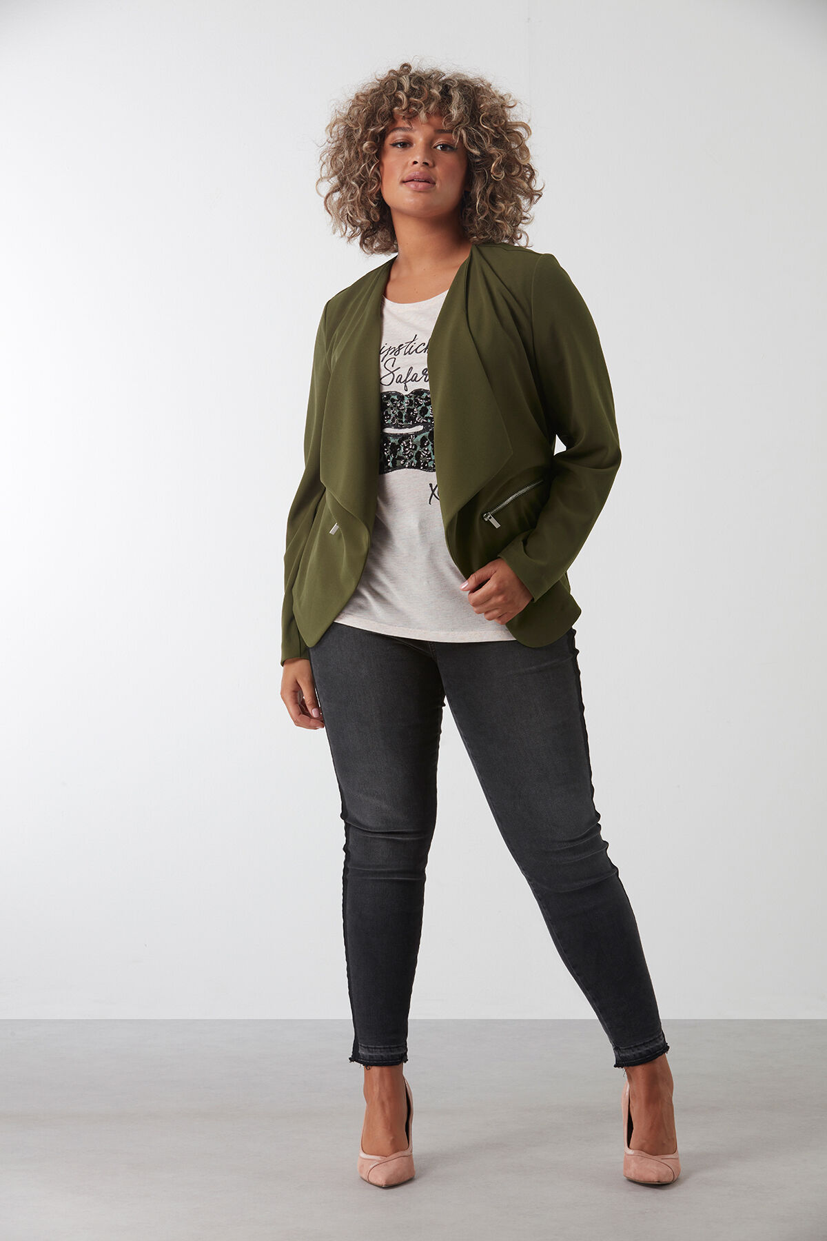 Chaqueta corta con cremalleras decorativas image number 3