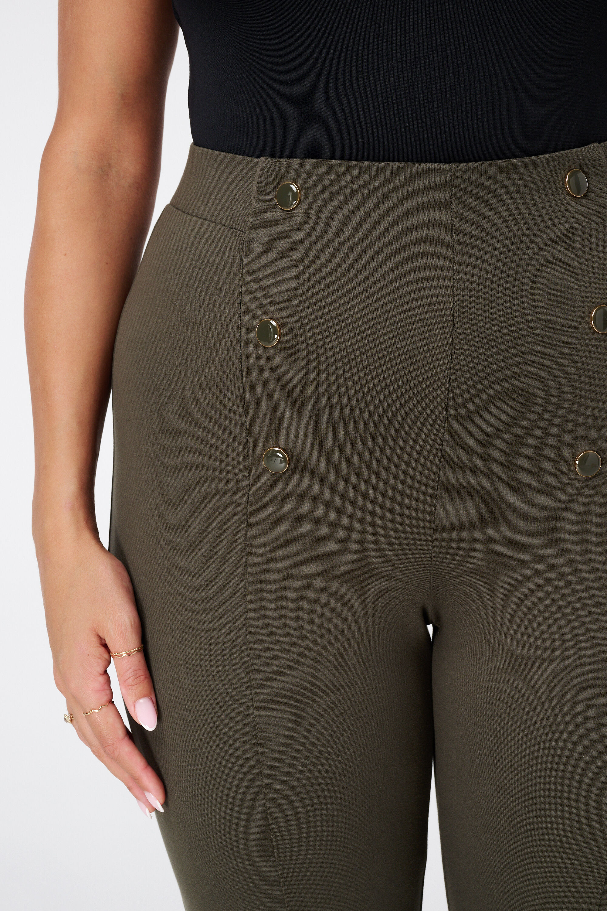 Treggings con botones decorativos image number 4