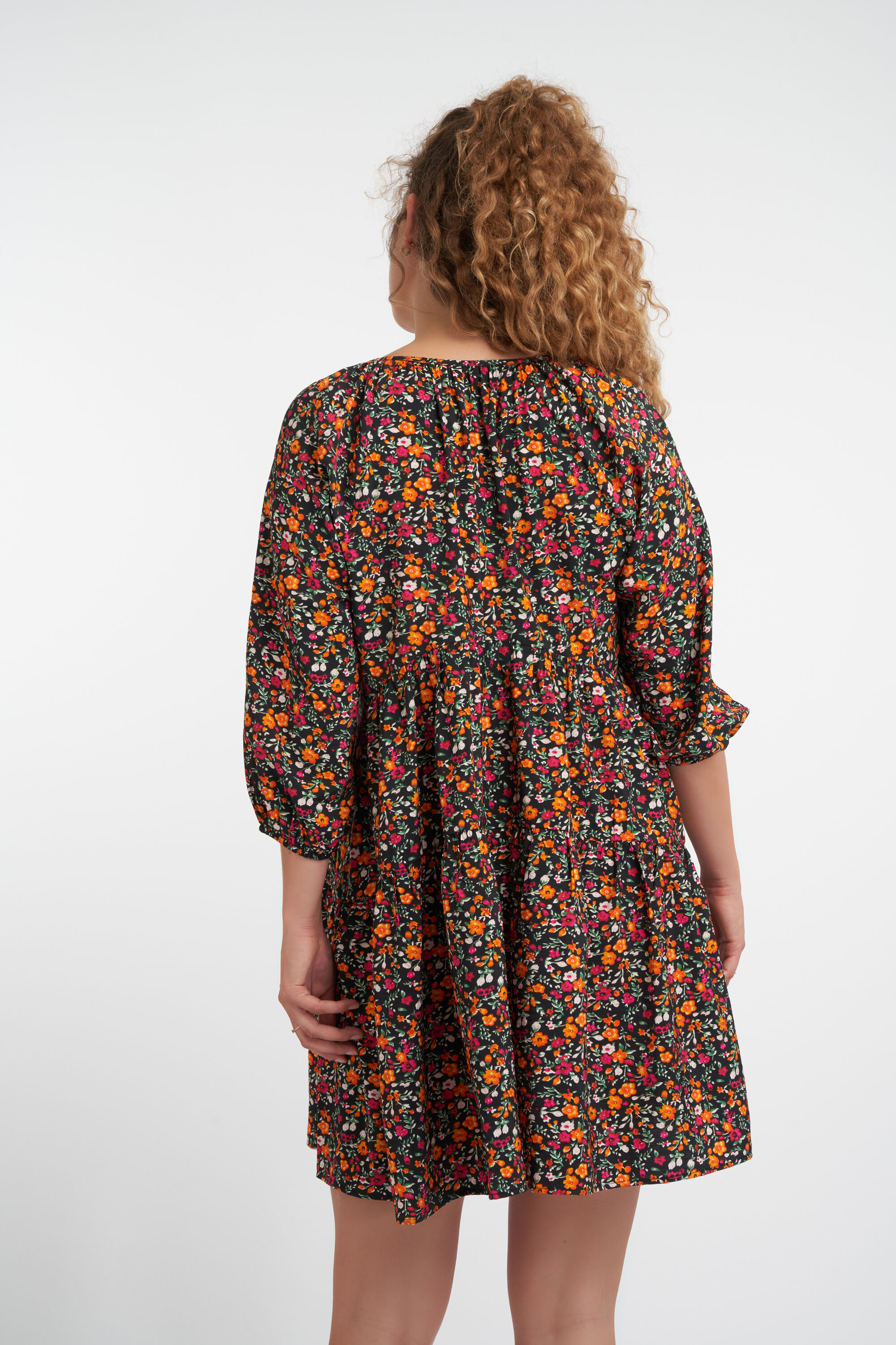 Vestido estampado con corte en A  image number 3