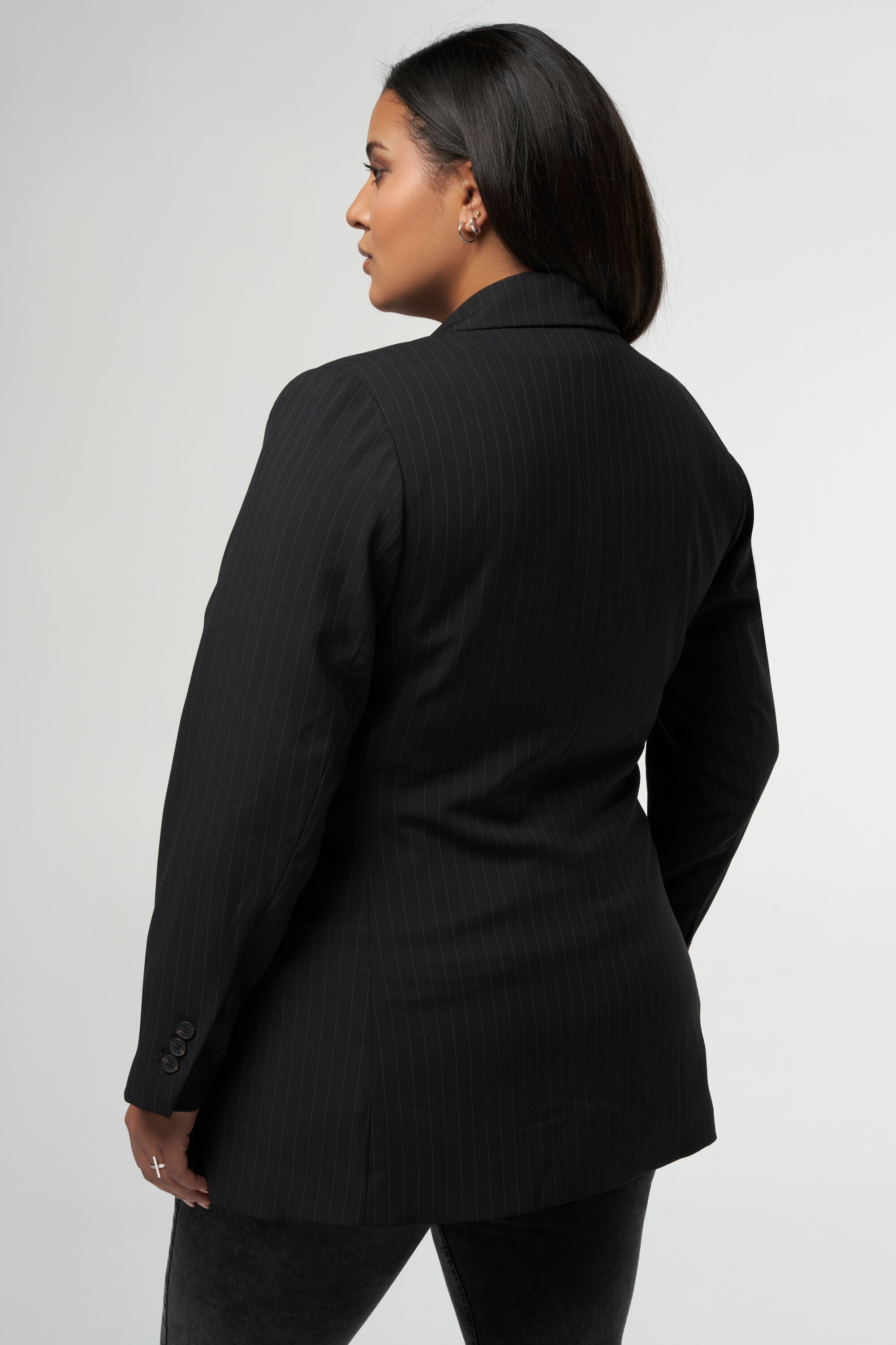 Blazer a rayas de tiza image number 4