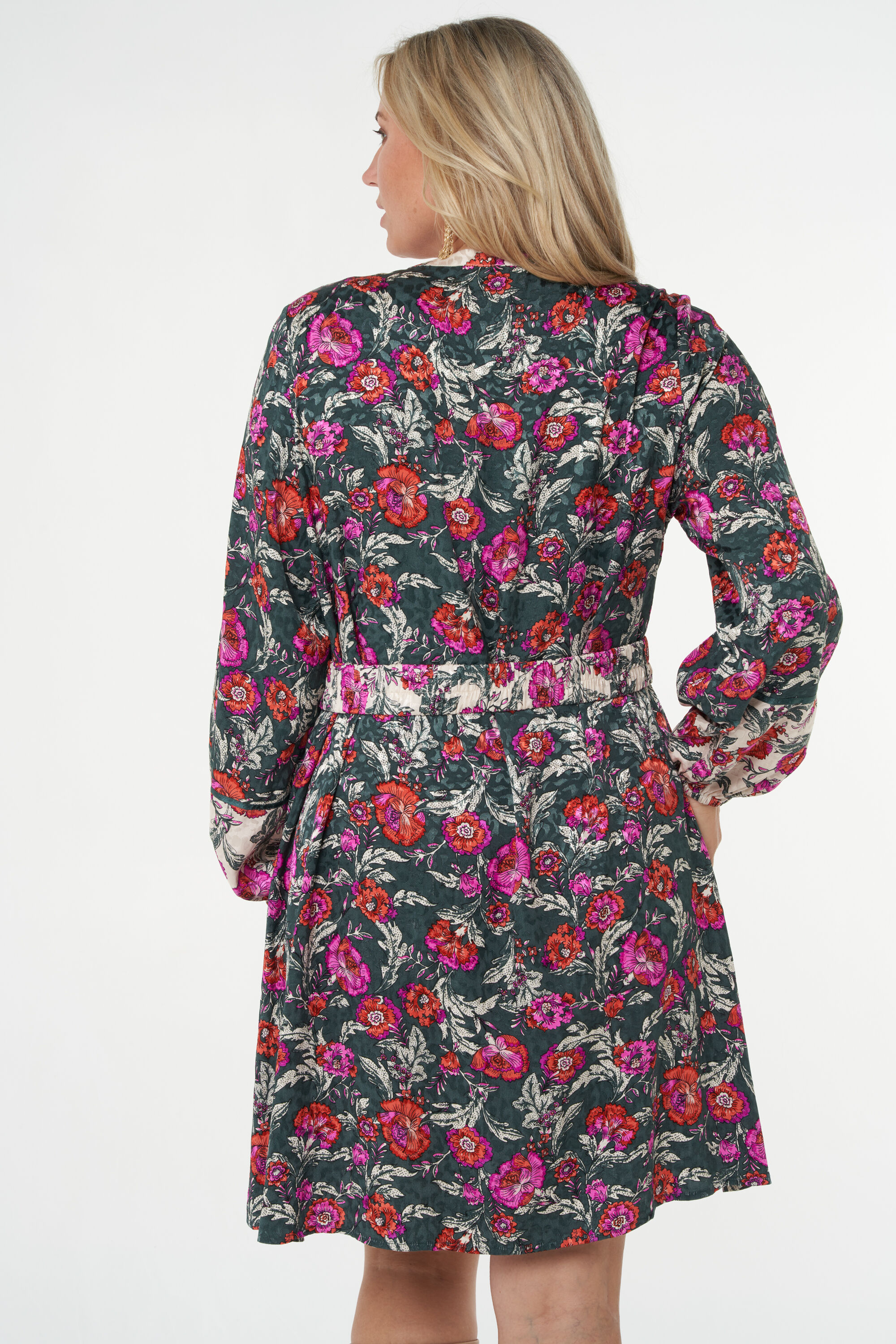 Vestido con cinto a juego image number 4