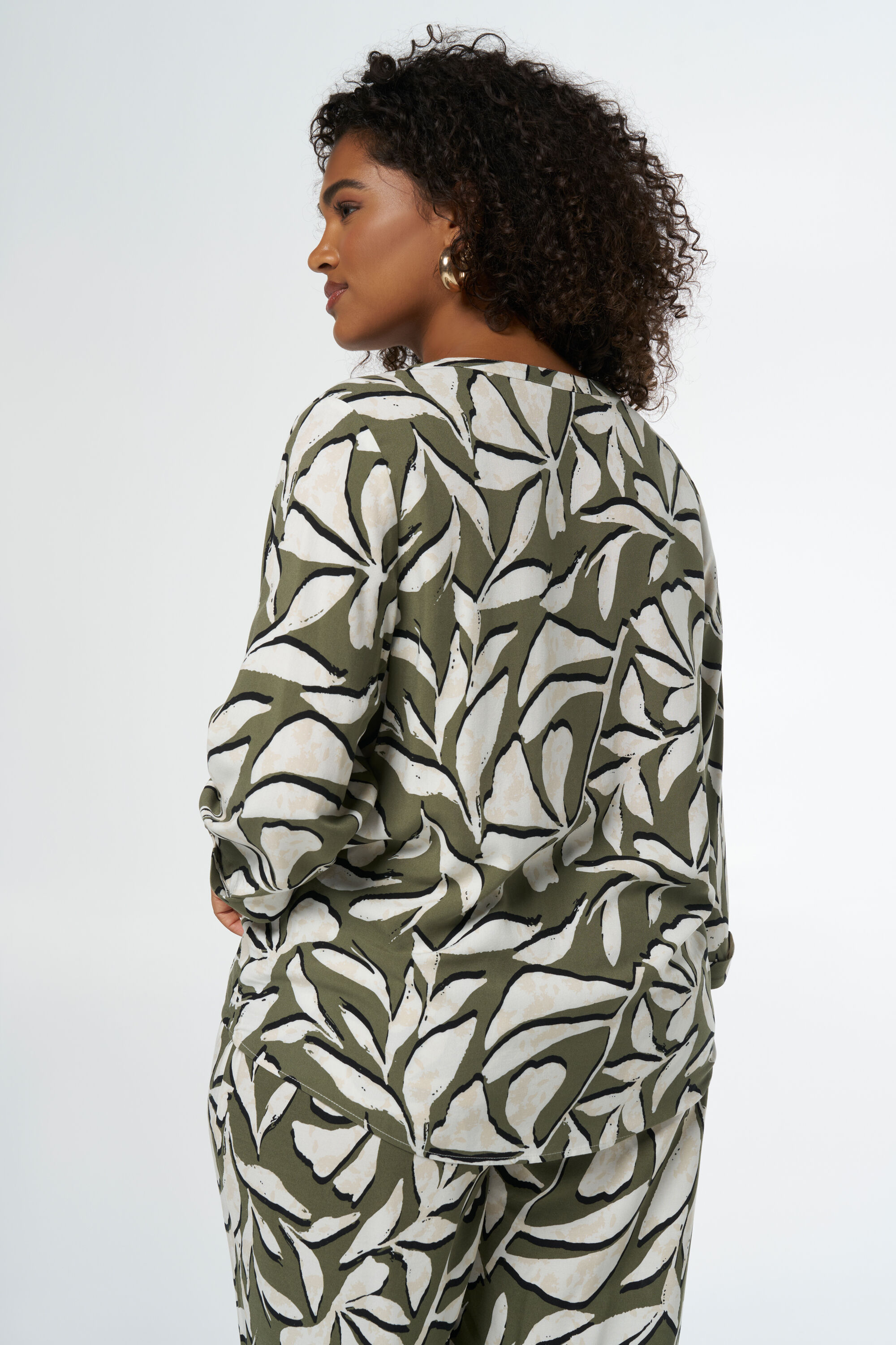 Blusa con detalle de lazo image number 3