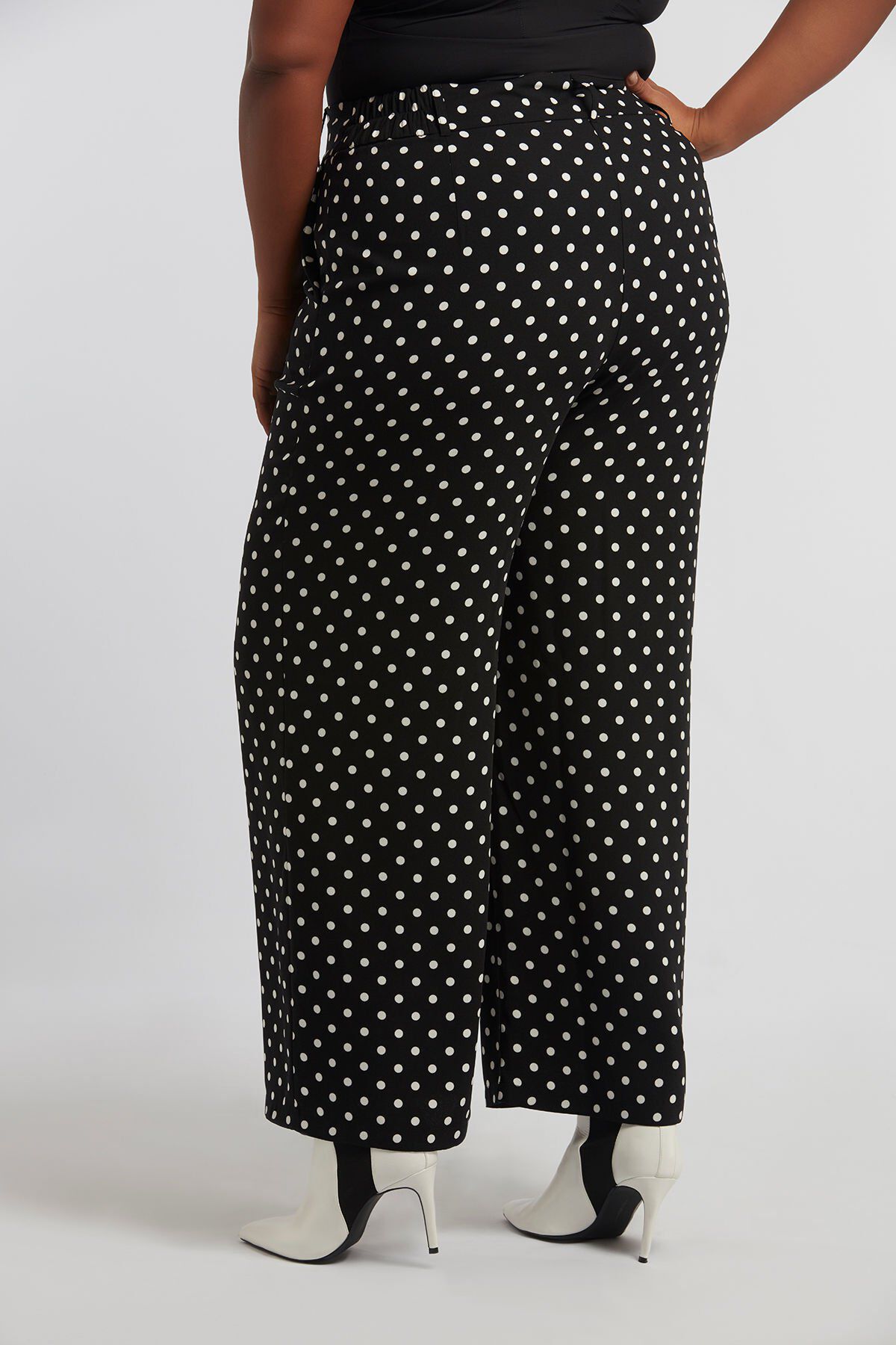 Pantalones palazzo de lunares image number 5