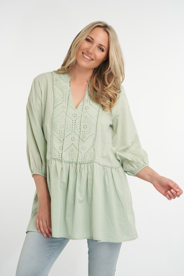 Blusa con volantes image number 0