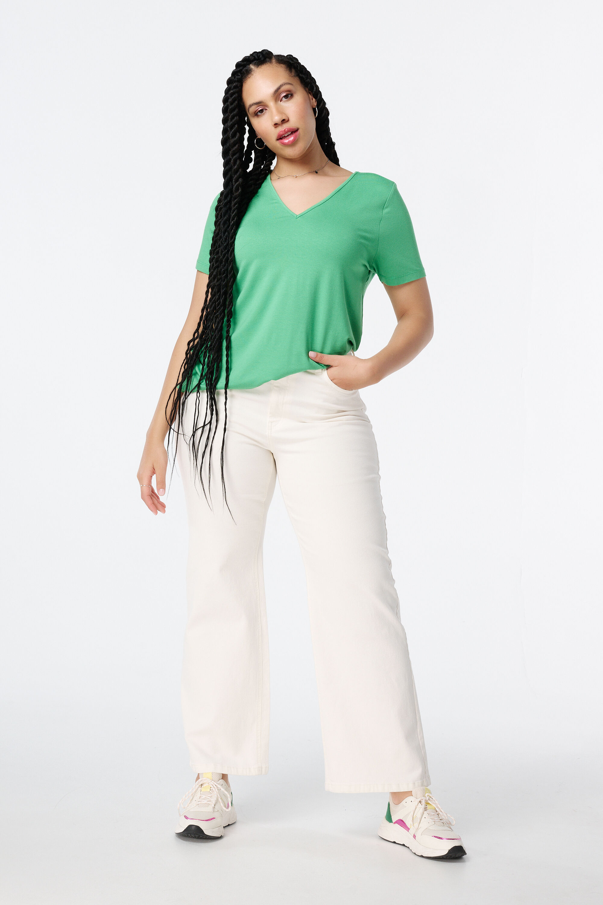 Camiseta con escote en V image number 5