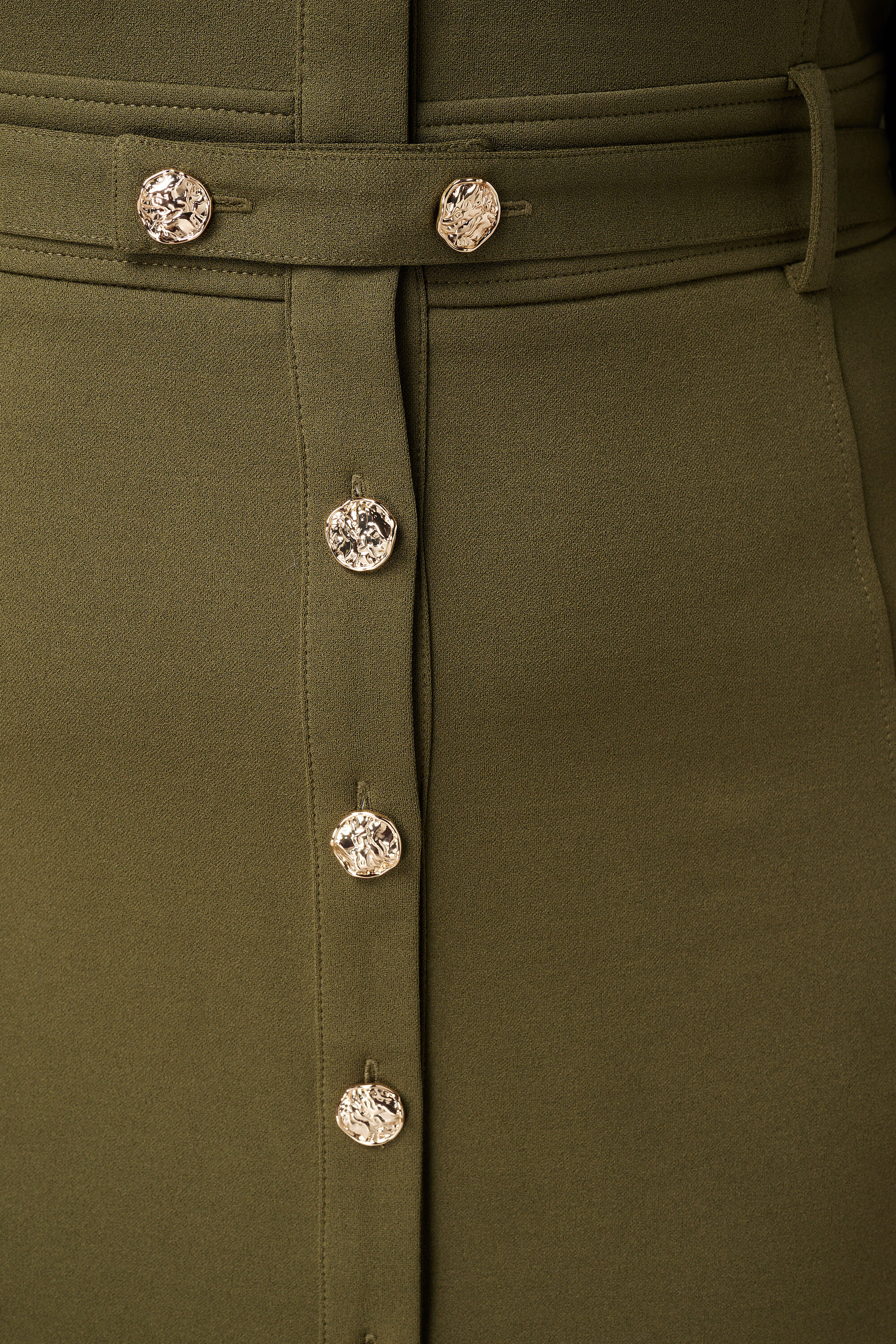 Vestido con botones decorativos image number 6