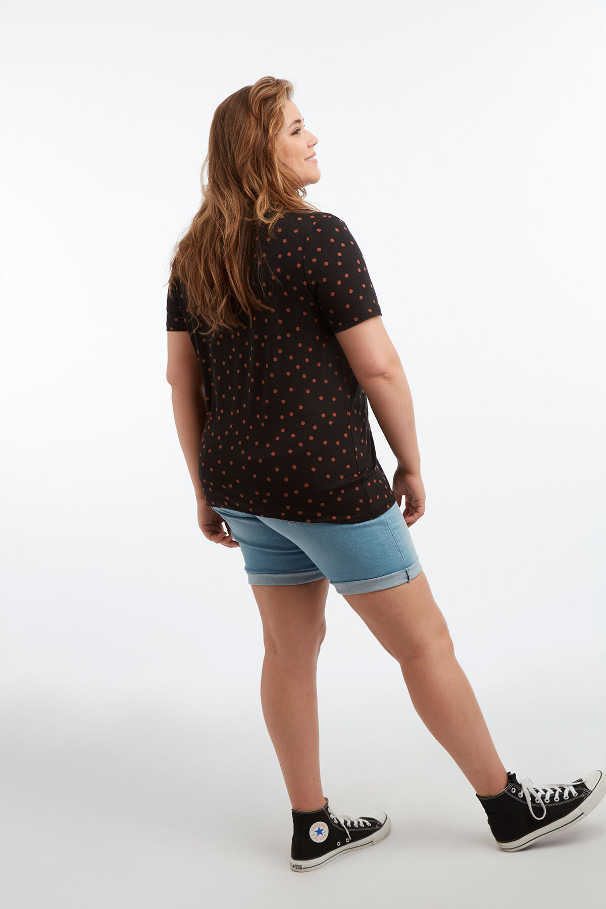 Camiseta con cuello de pico y estampado image number 4