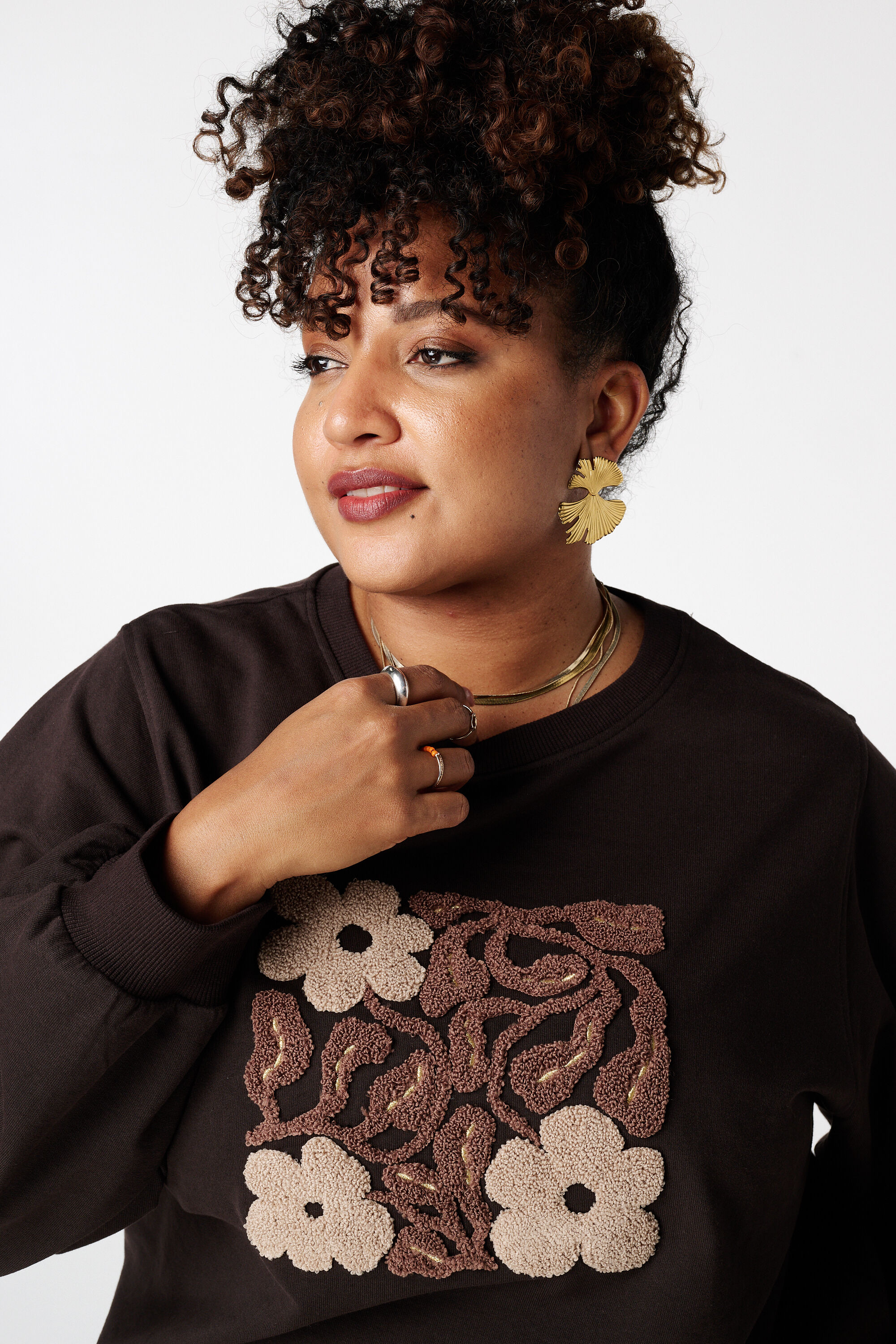 Jersey con estampado bordado image number 4