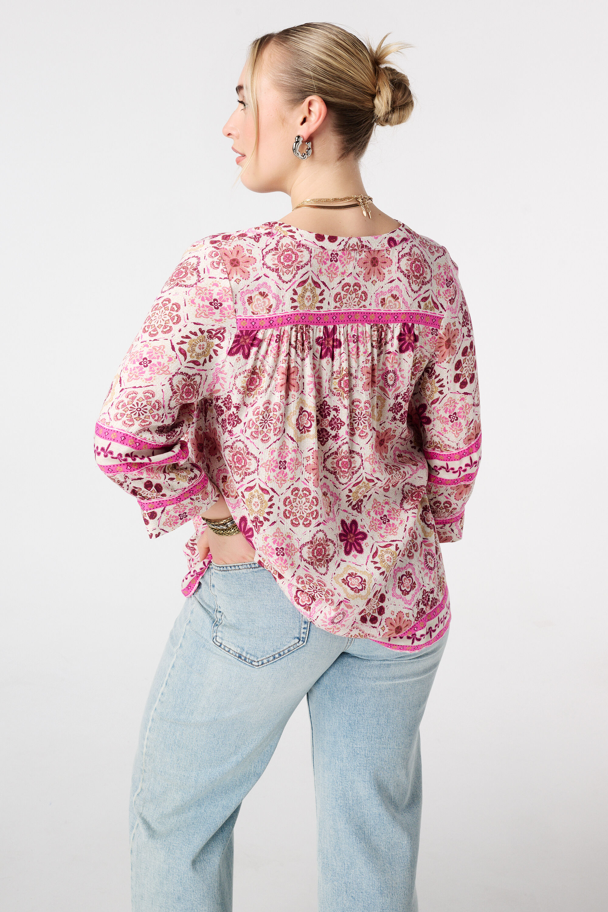 Blusa con cierre de botones image number 3