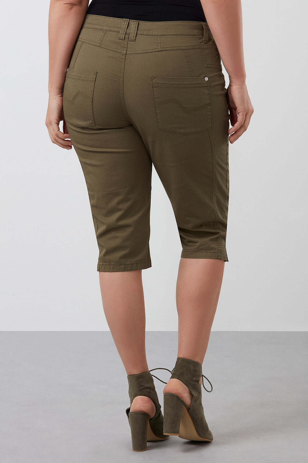 Pantal&oacute;n pirata de algod&oacute;n image number 3