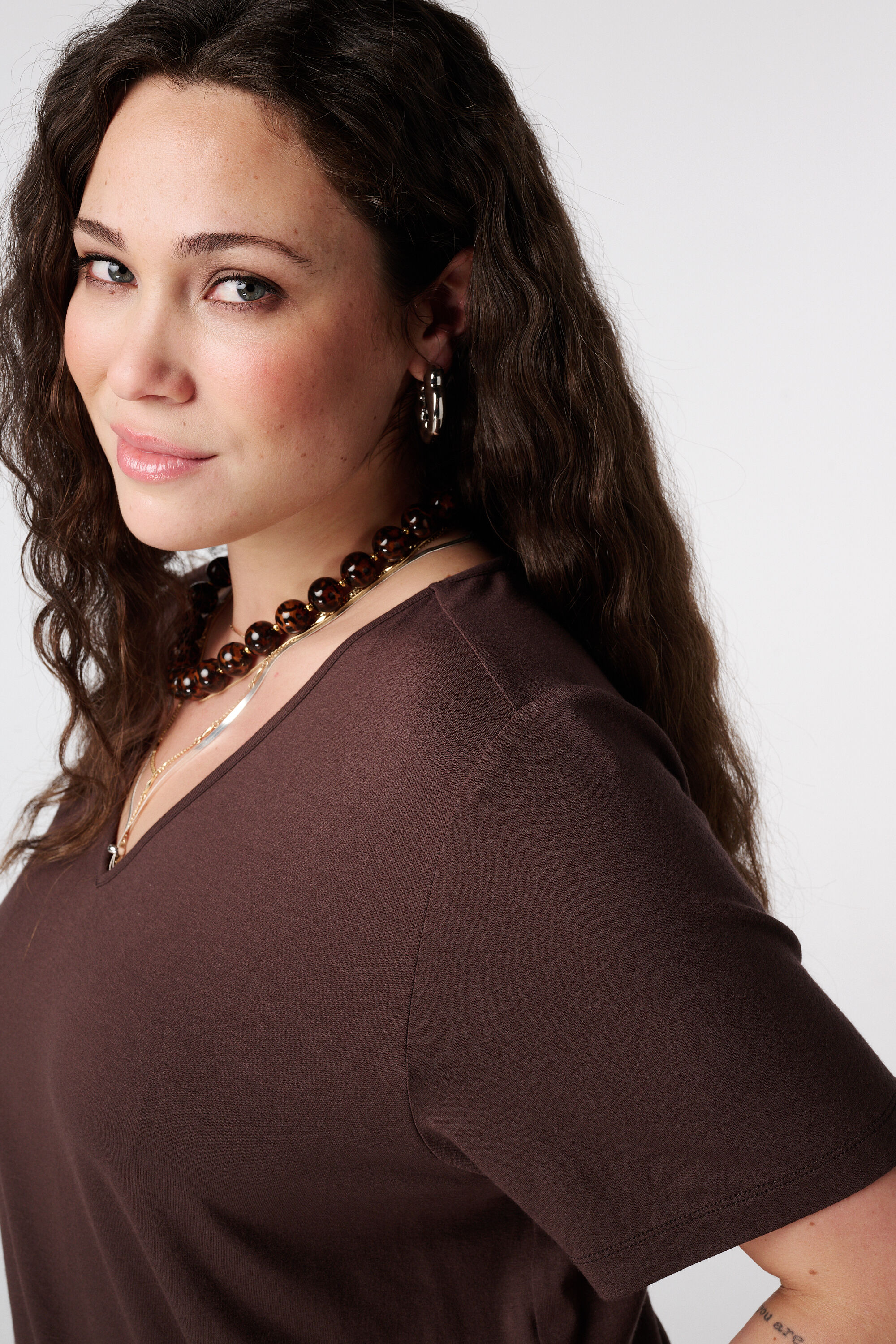 Camiseta con escote en V image number 4