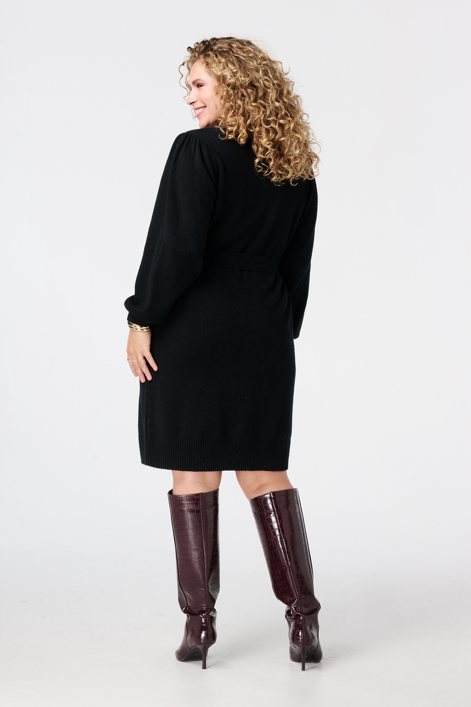 Vestido de punto con cintur&oacute;n image number 3