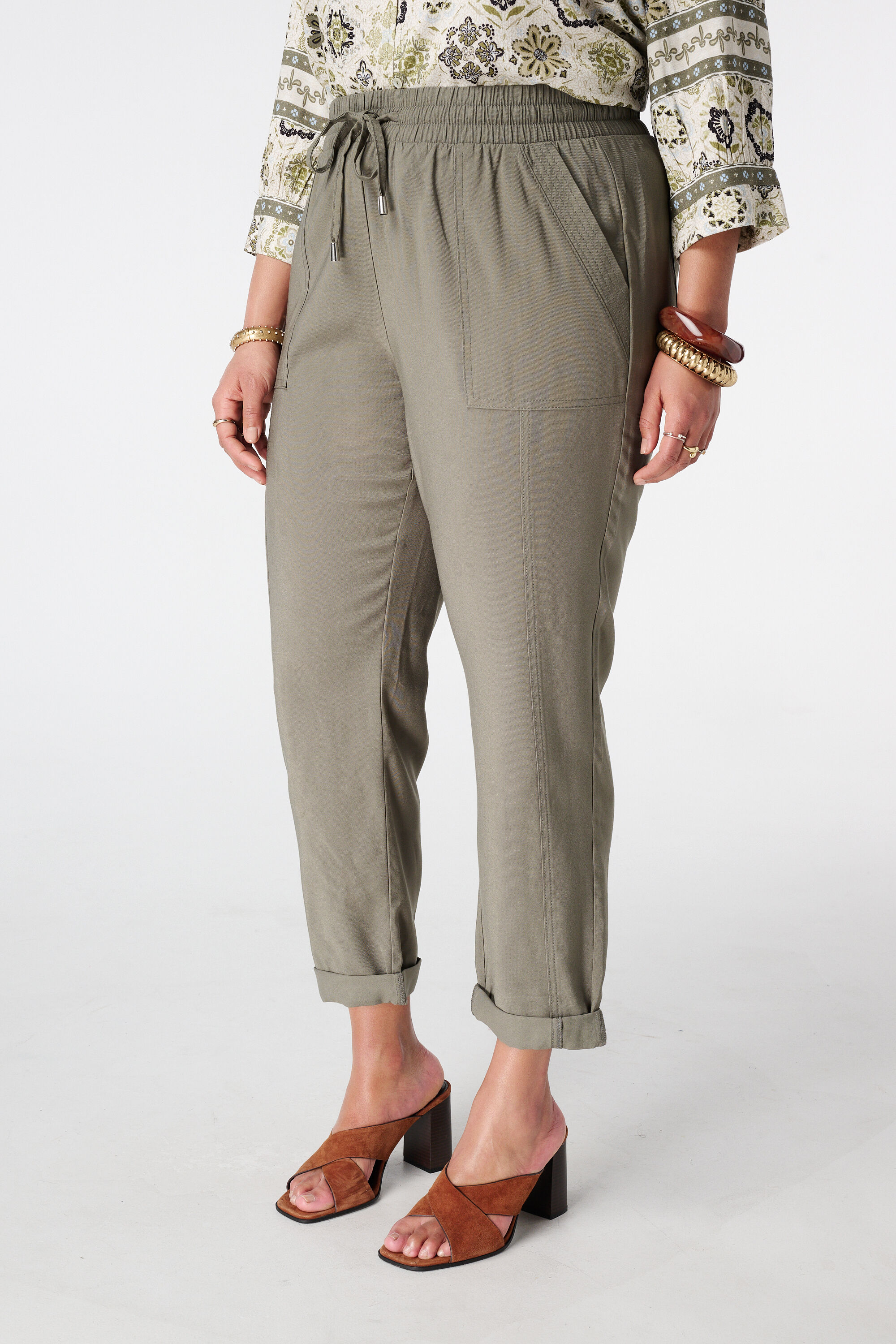 Pantal&oacute;n con cintura el&aacute;stica image number 5