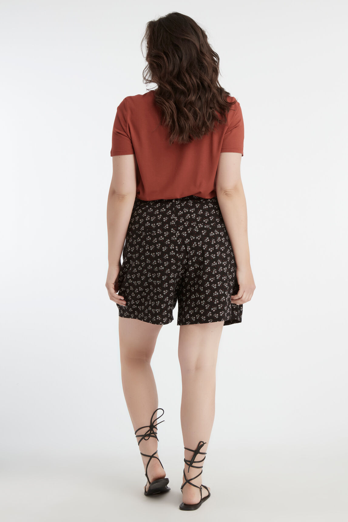 Shorts de viscosa con estampado image number 4