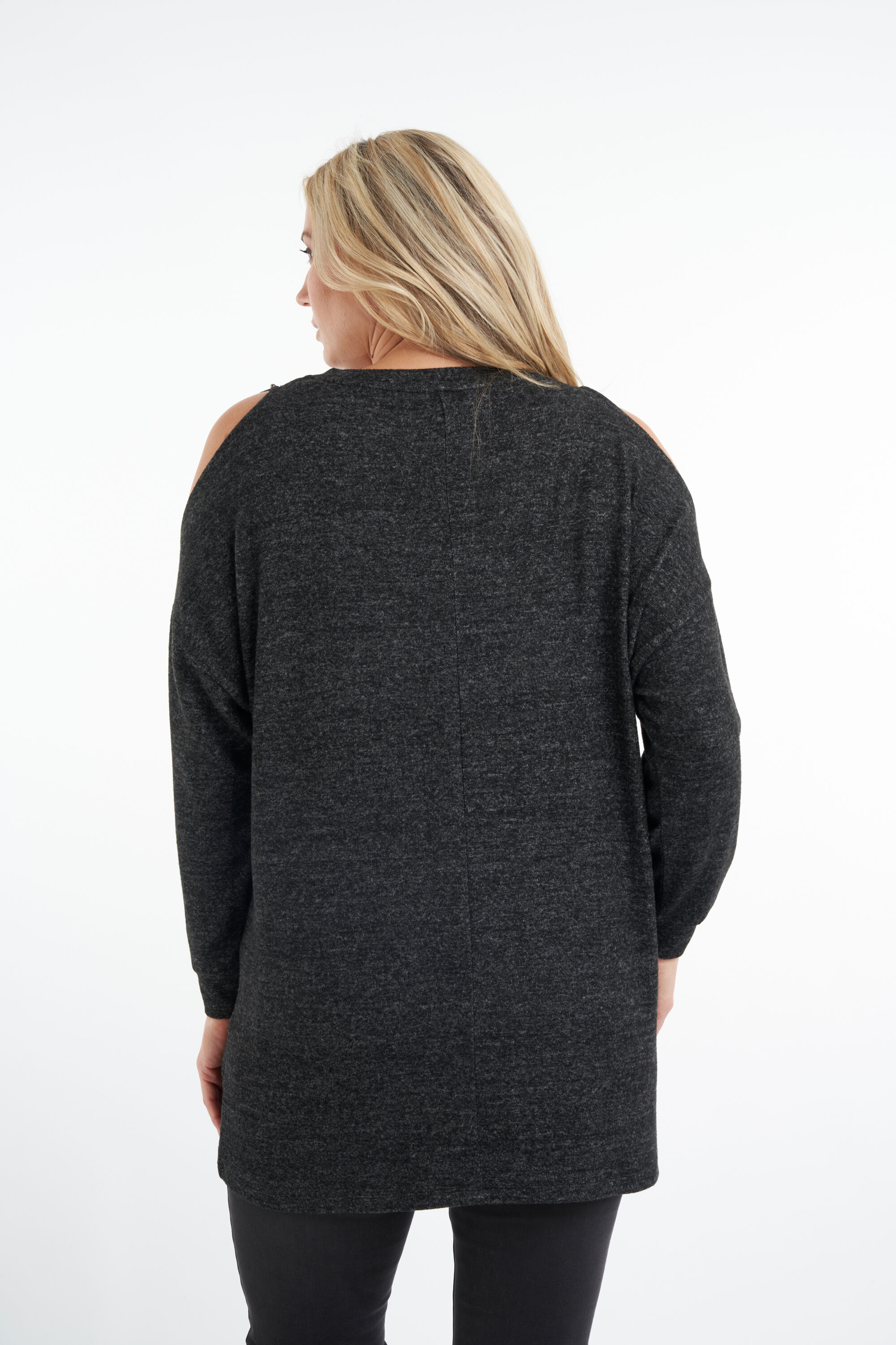 Top con brillantes y rosario image number 4