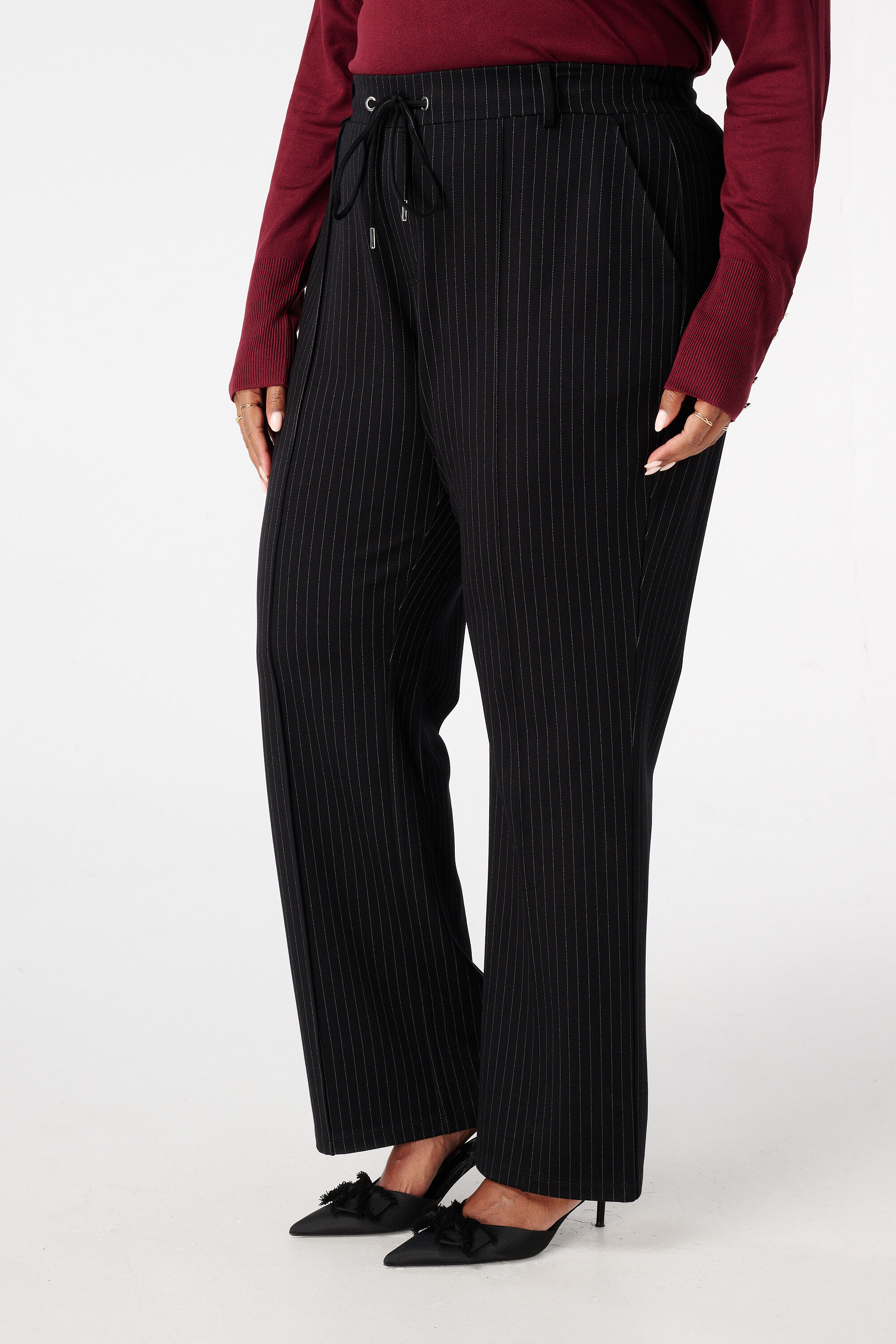 Pantalones con cintura el&aacute;stica y rayas diplom&aacute;ticas image number 5