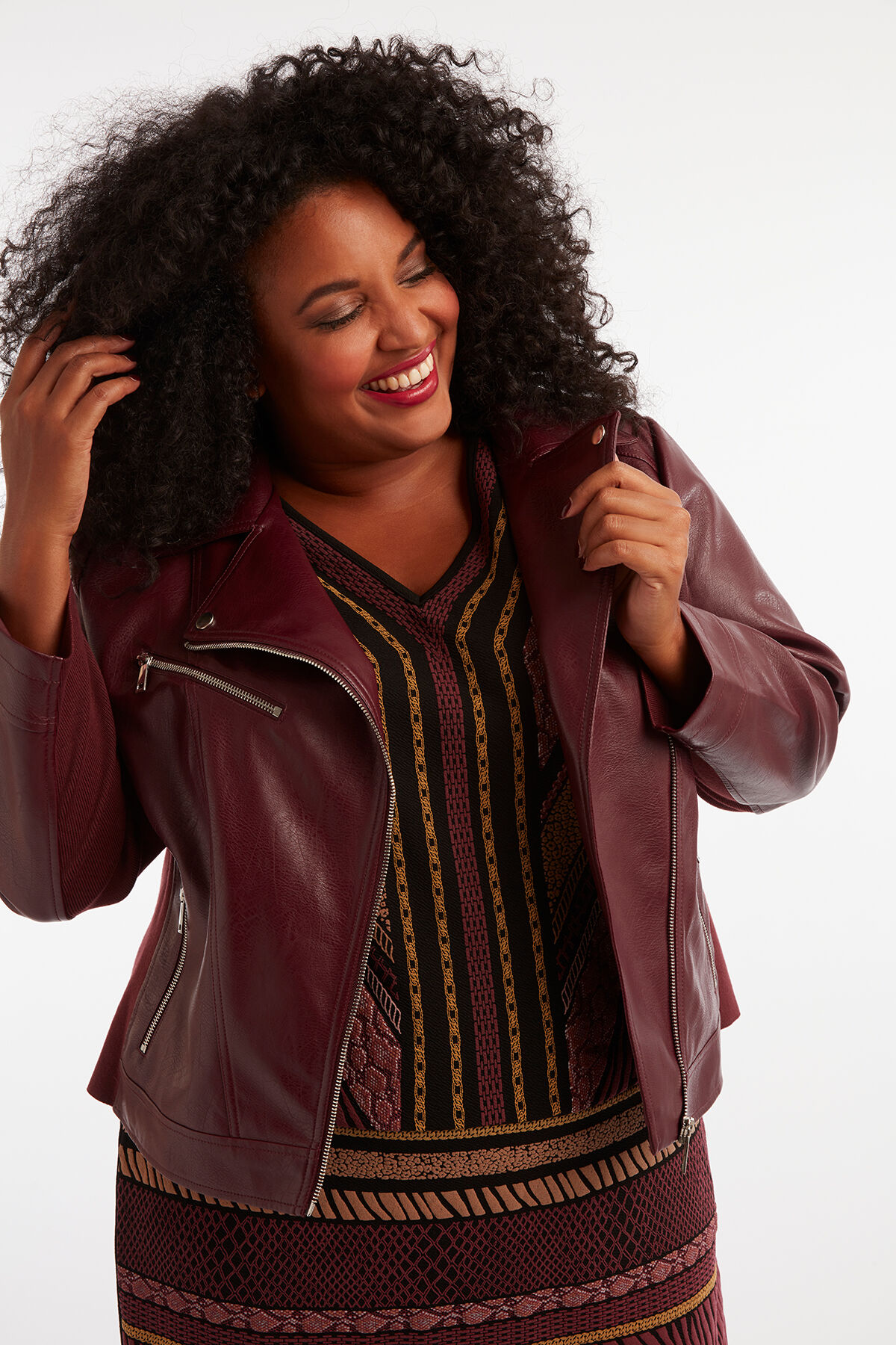 Chaqueta motera de cuero sint&eacute;tico image number 4