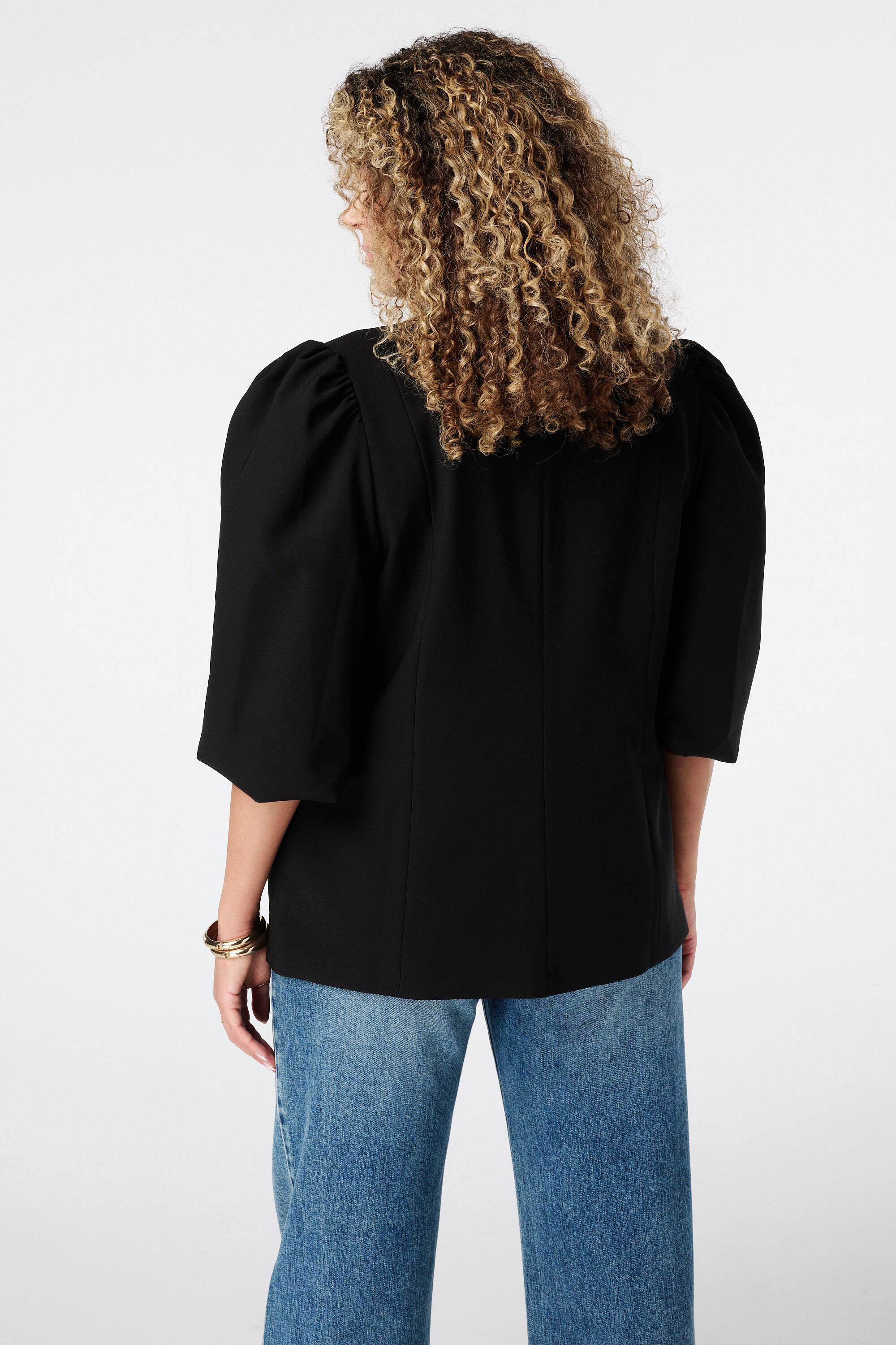 Blazer con mangas abullonadas image number 3