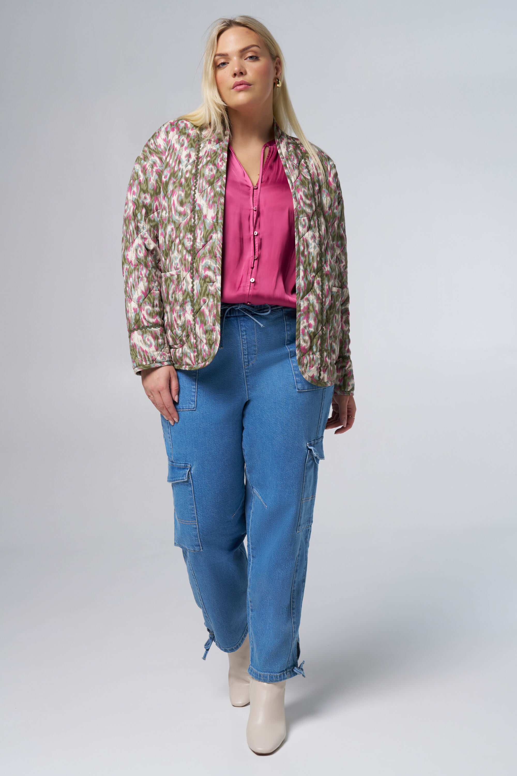 Pantalones cargo con cord&oacute;n image number 6