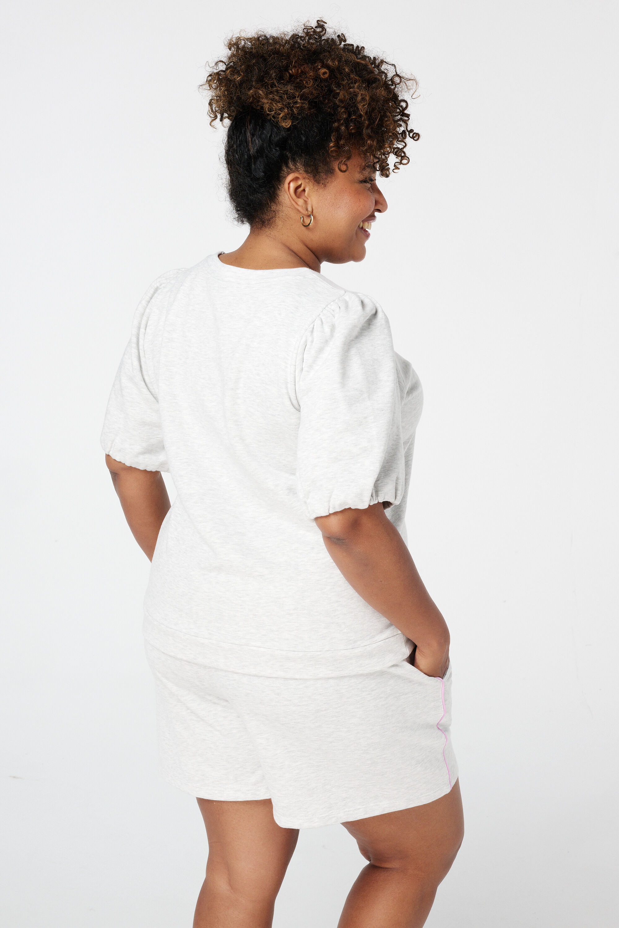 Sudadera con mangas abullonadas image number 3