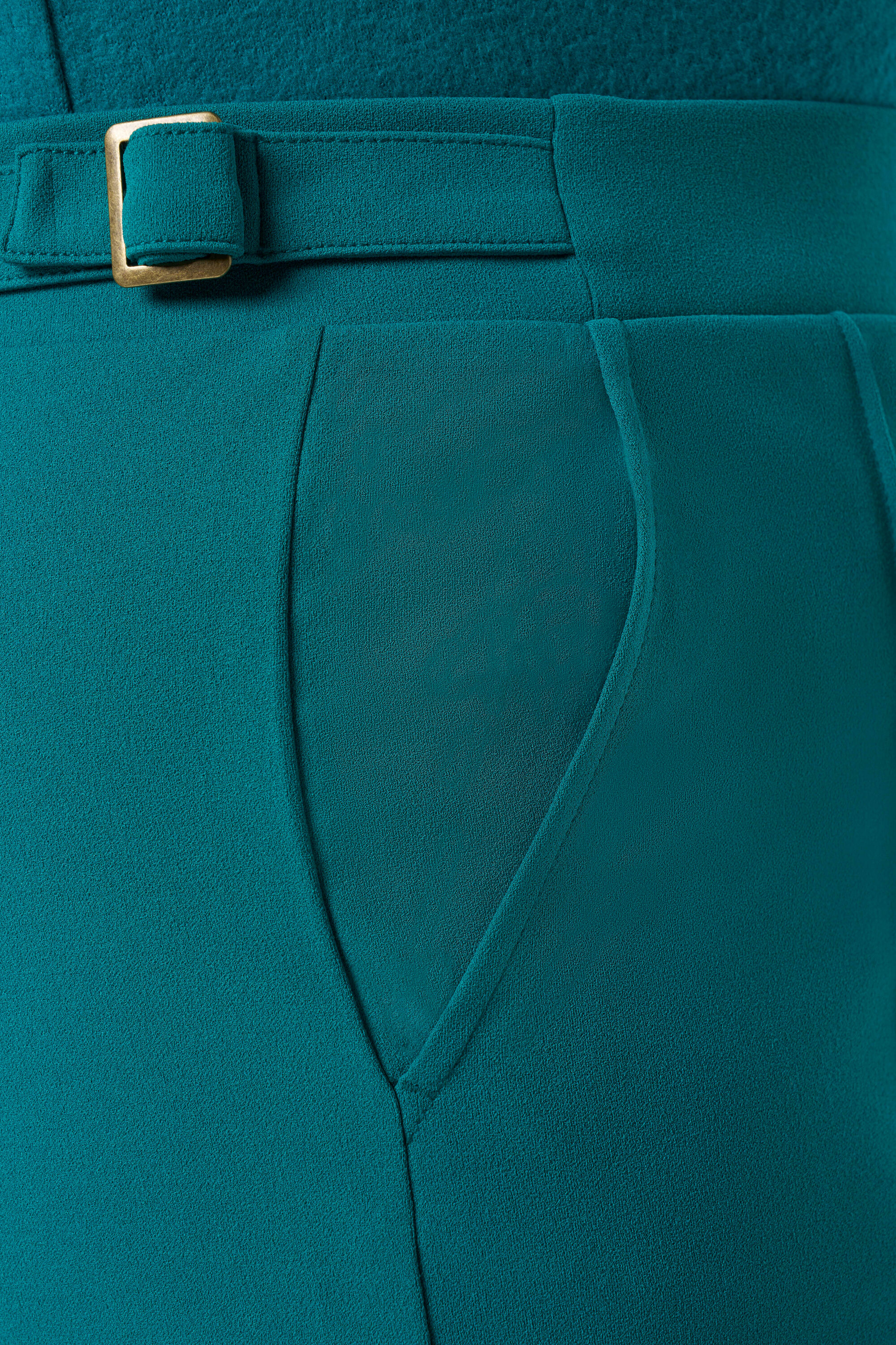 Pantalones el&aacute;sticos de corte recto image number 4