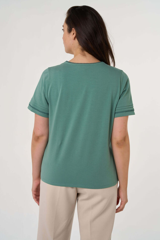 Camiseta con escote en V image number 3