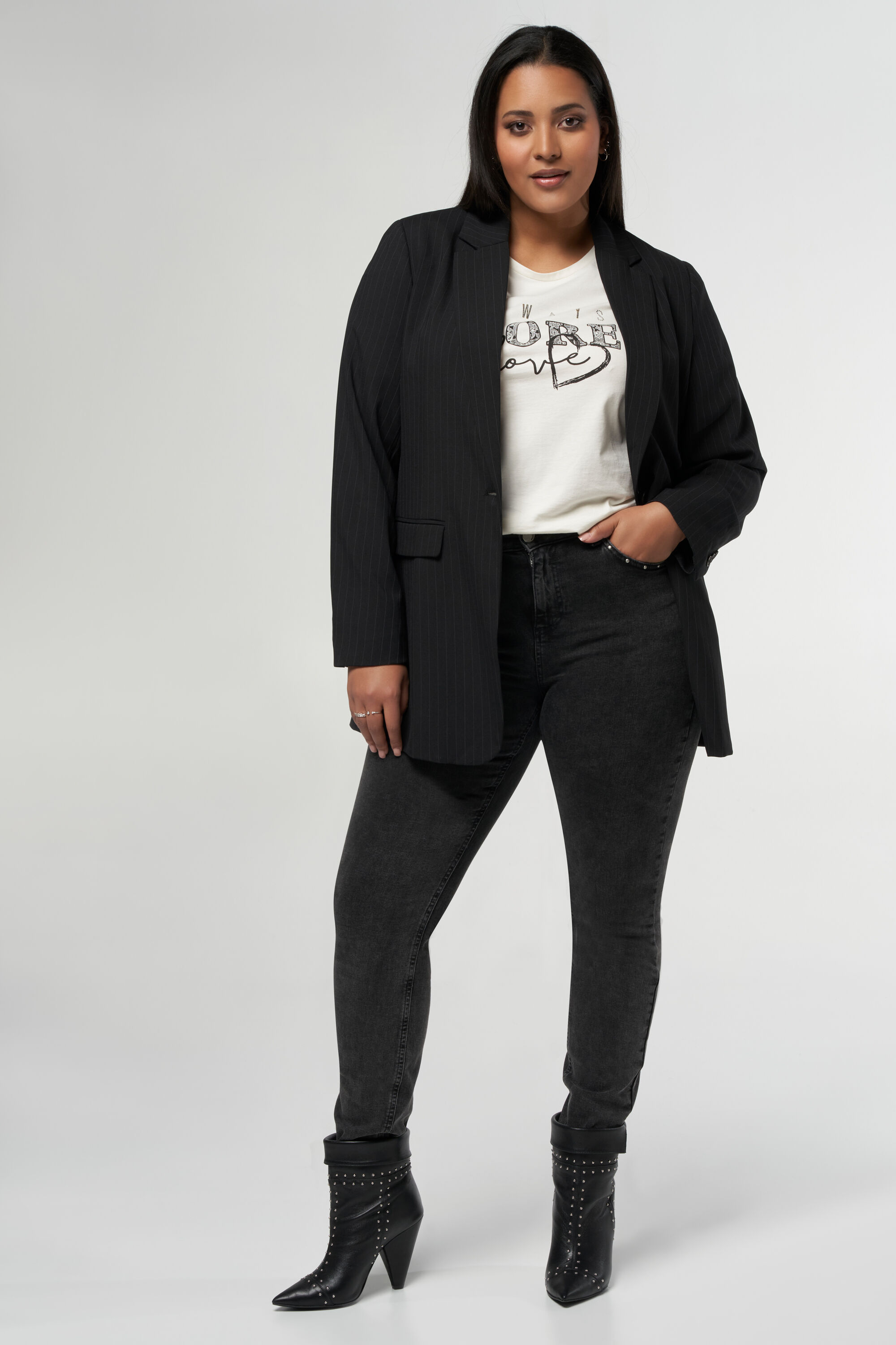 Blazer a rayas de tiza image number 6