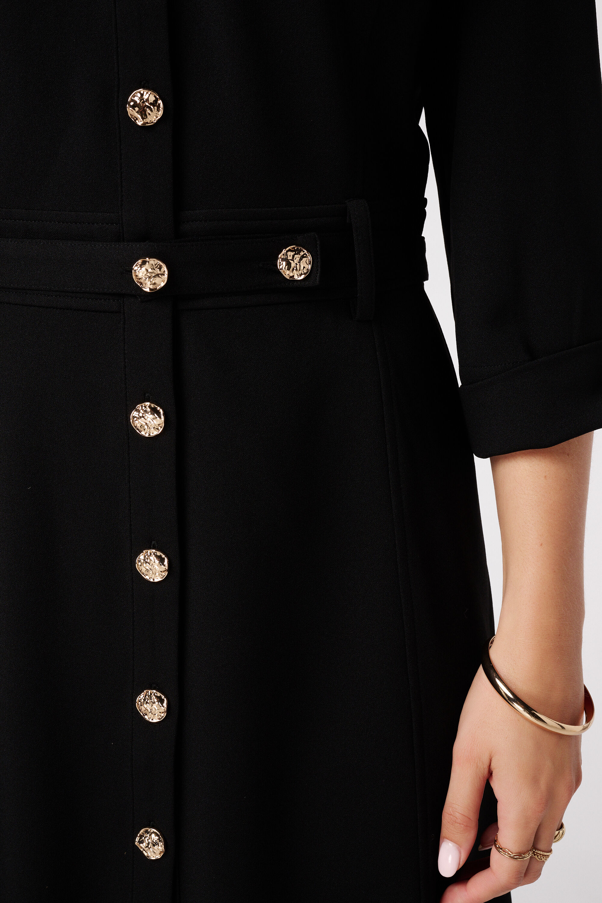 Vestido con botones decorativos image number 6