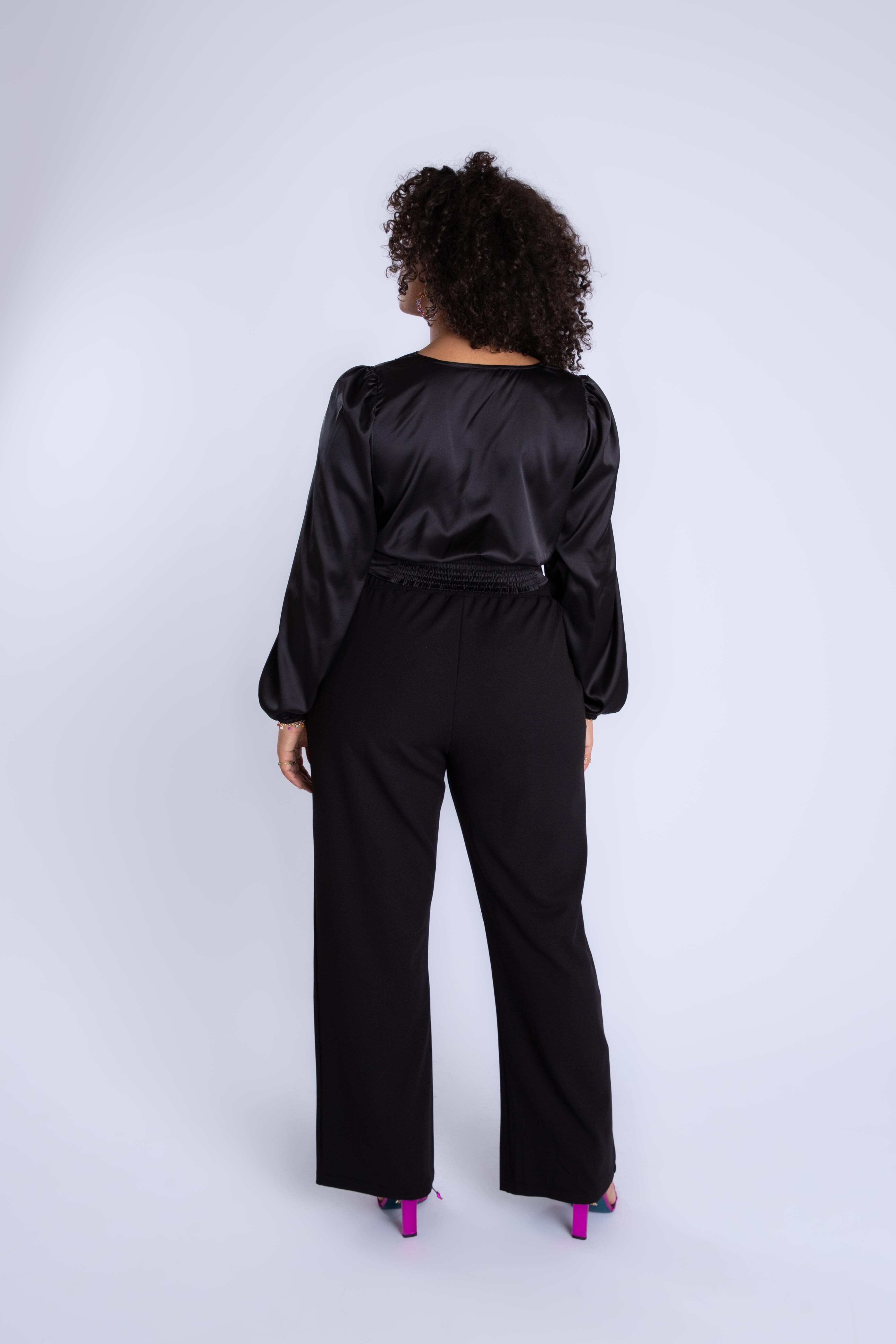 Blusa corta de sat&eacute;n con detalles de encaje image number 4