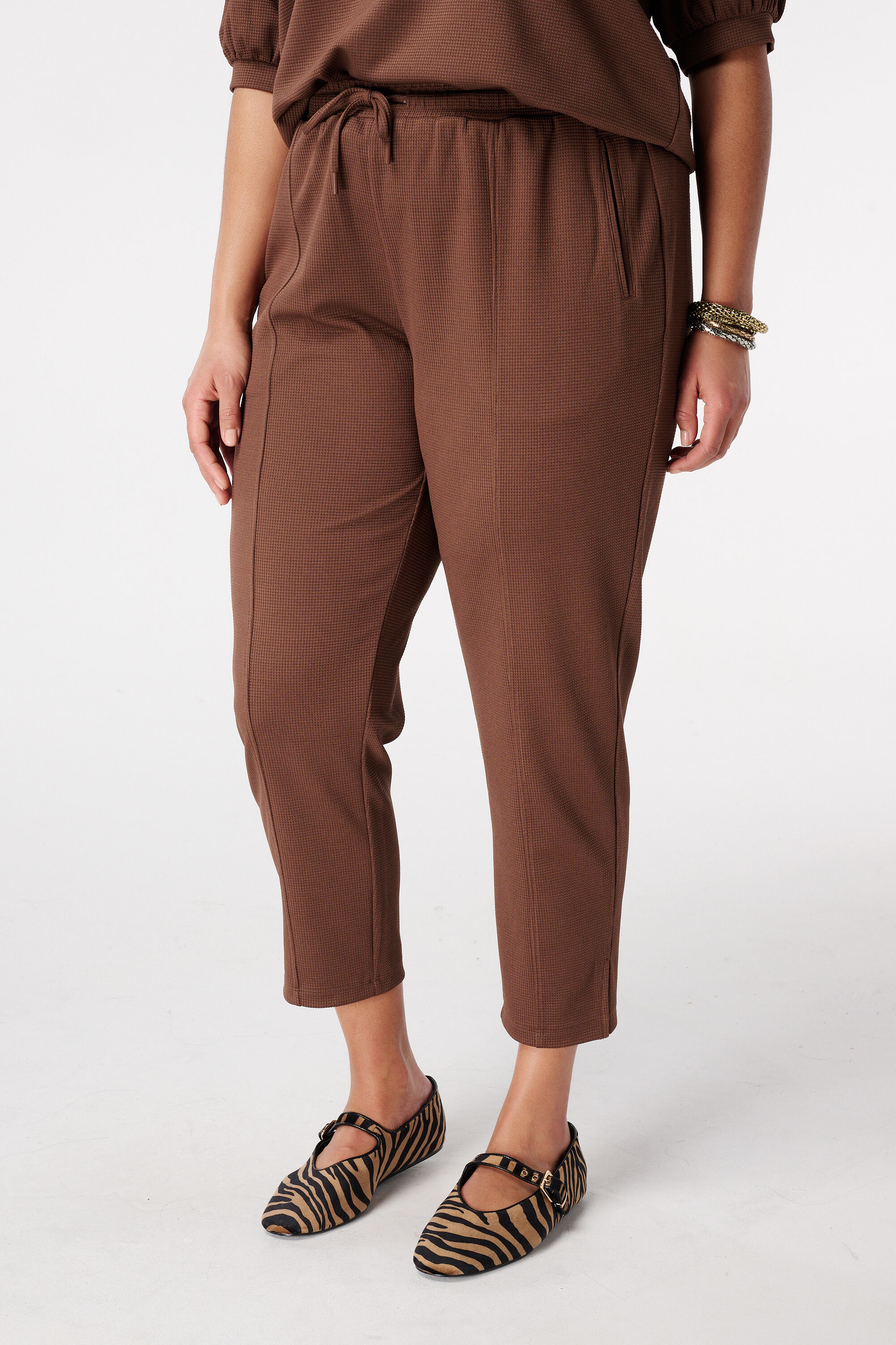 Pantalones con cord&oacute;n ajustable image number 5