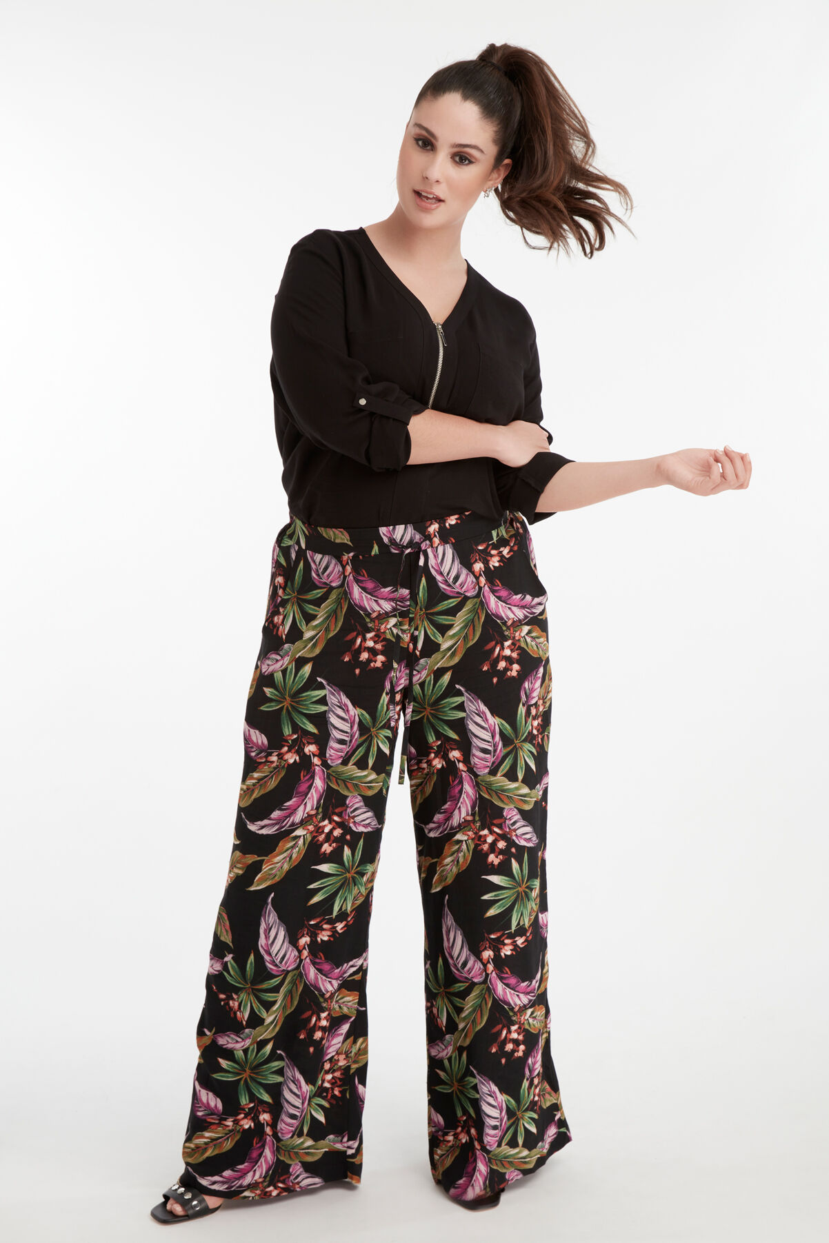 Blusa con cremallera image number 5