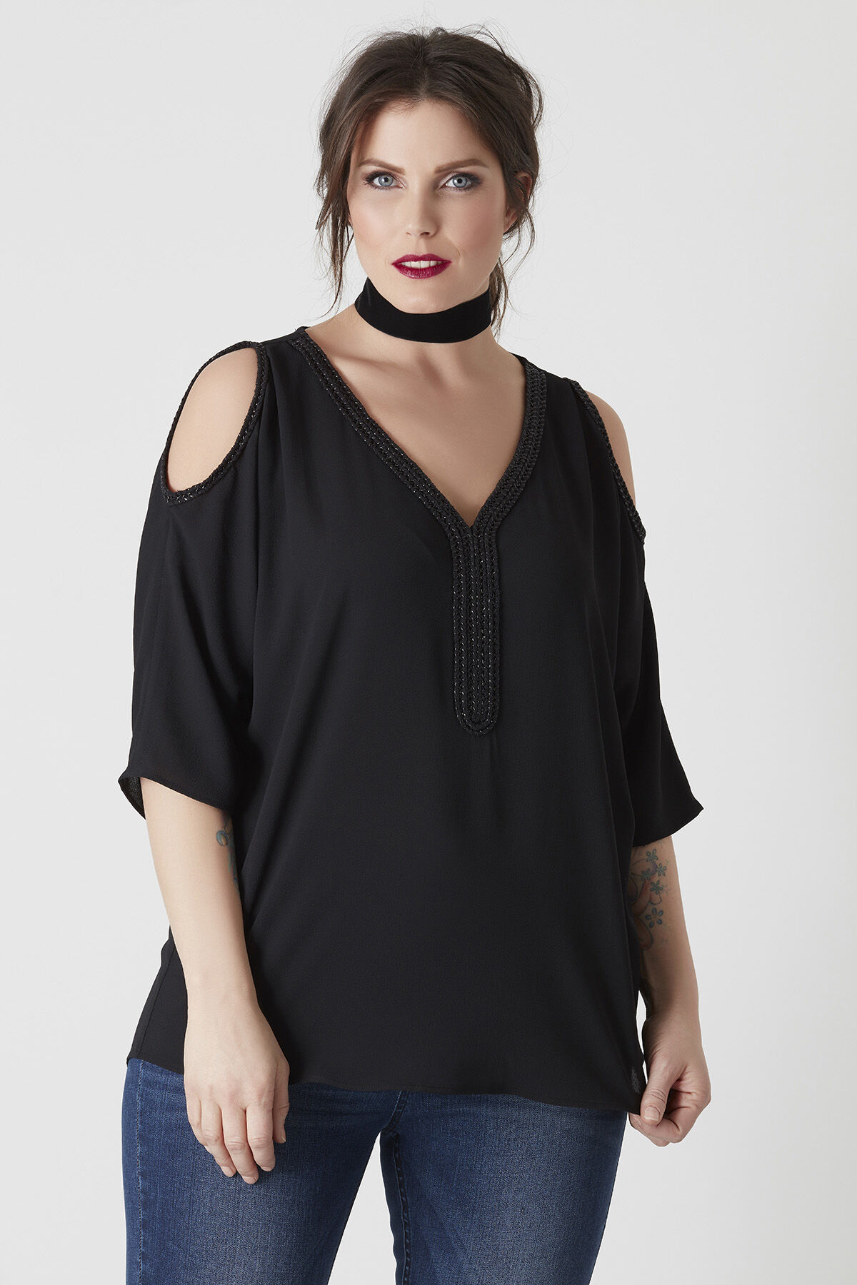 T&uacute;nica con detalles dorados image number 3