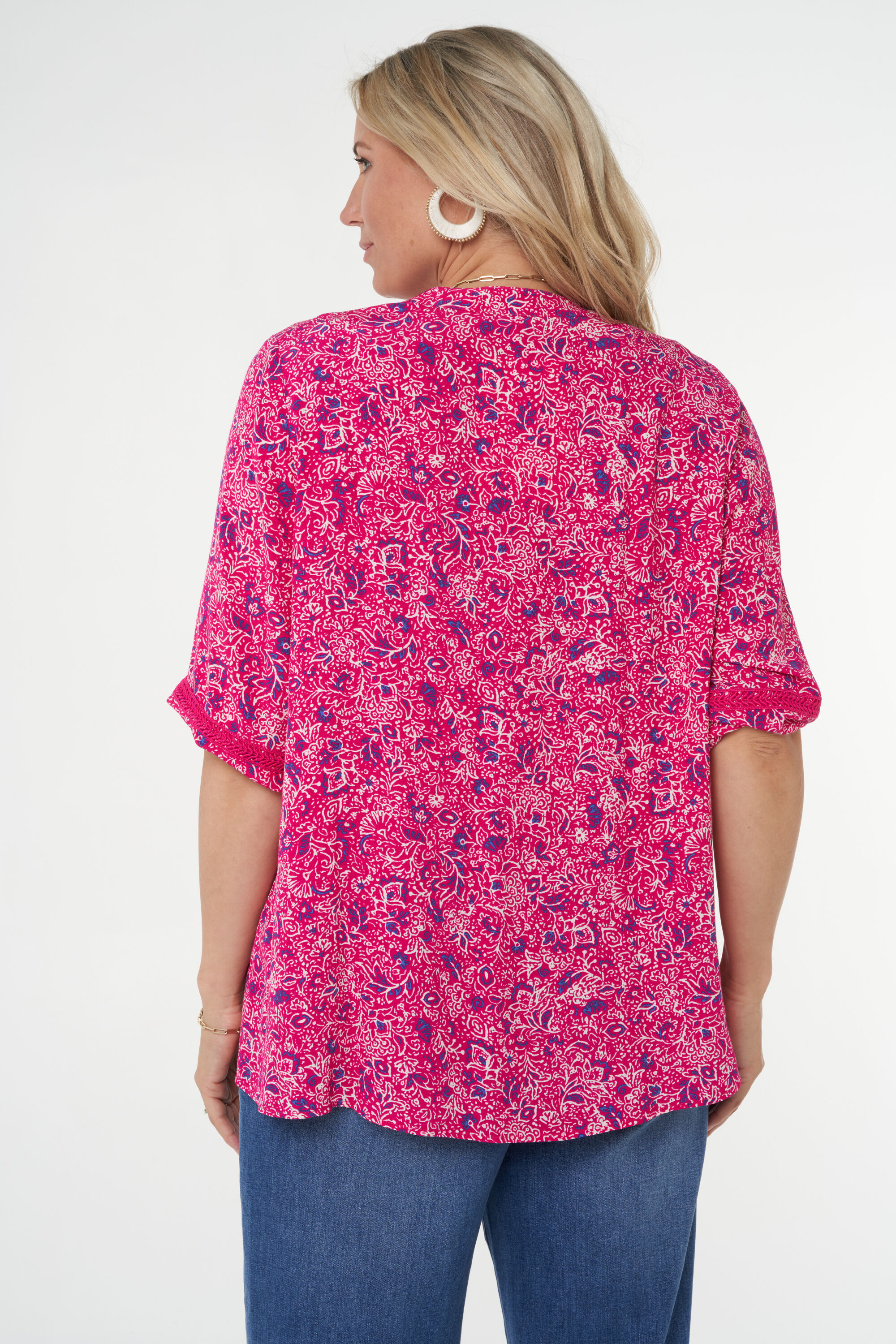 Blusa con dise&ntilde;o estampado image number 4