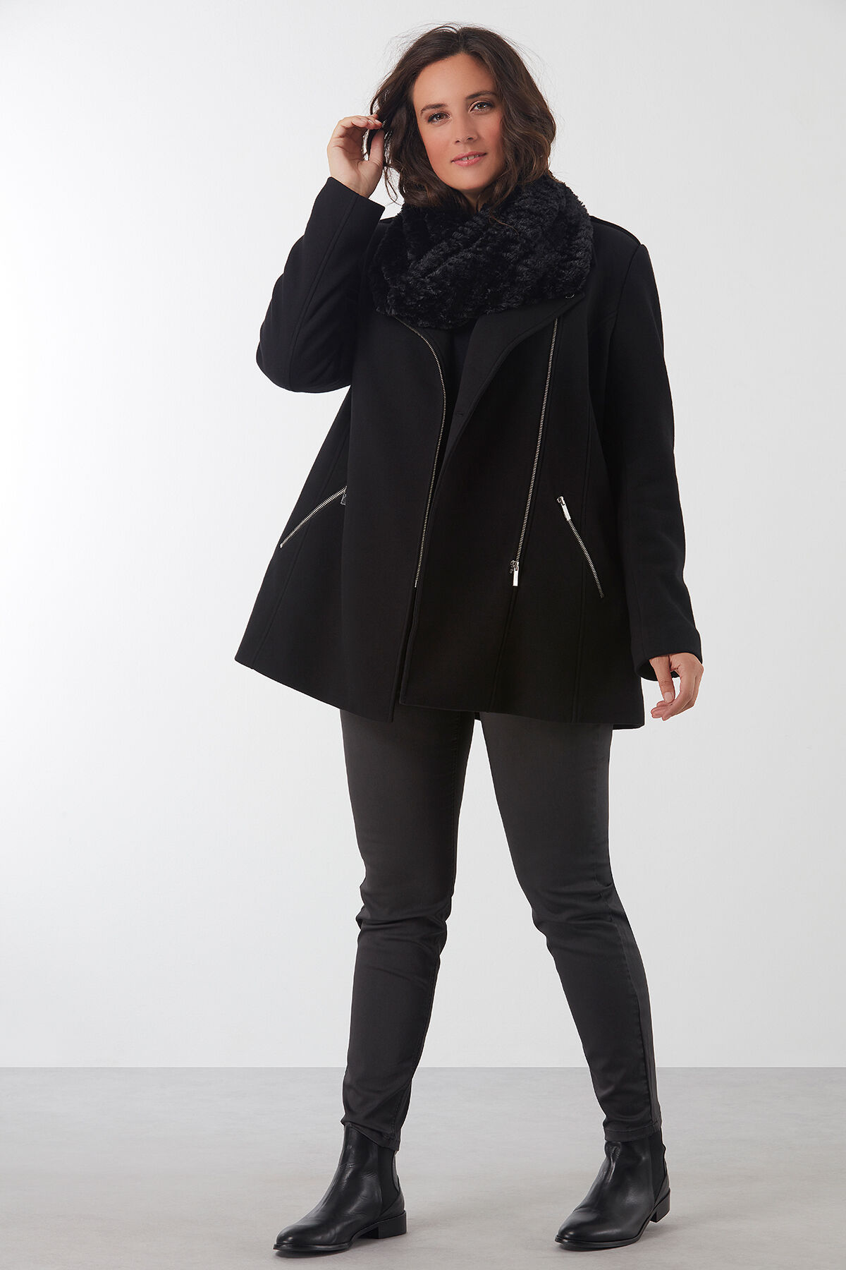 Bufanda de tubo confeccionada en pelo sint&eacute;tico image number 3