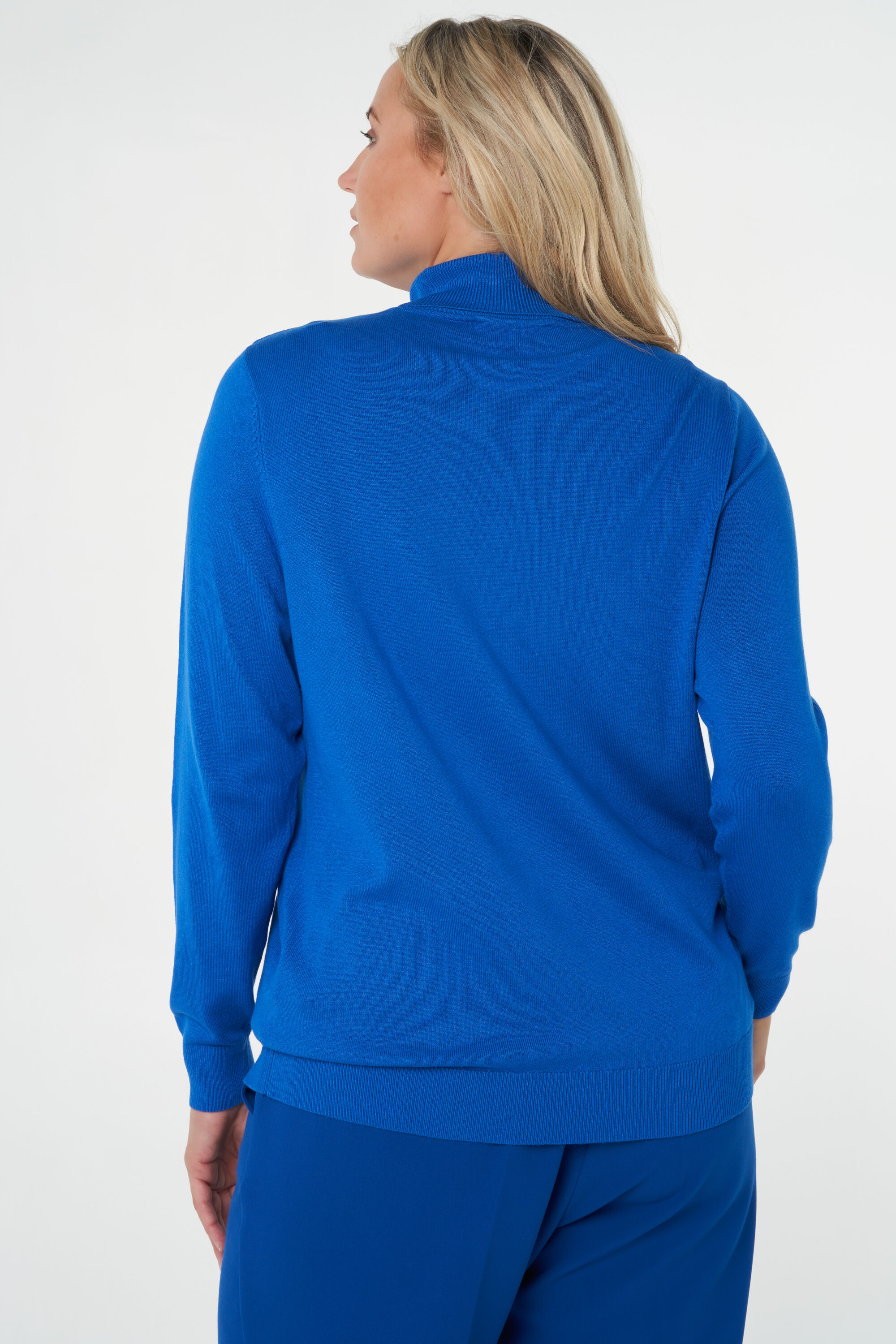 Jersey de cuello alto y punto fino image number 3