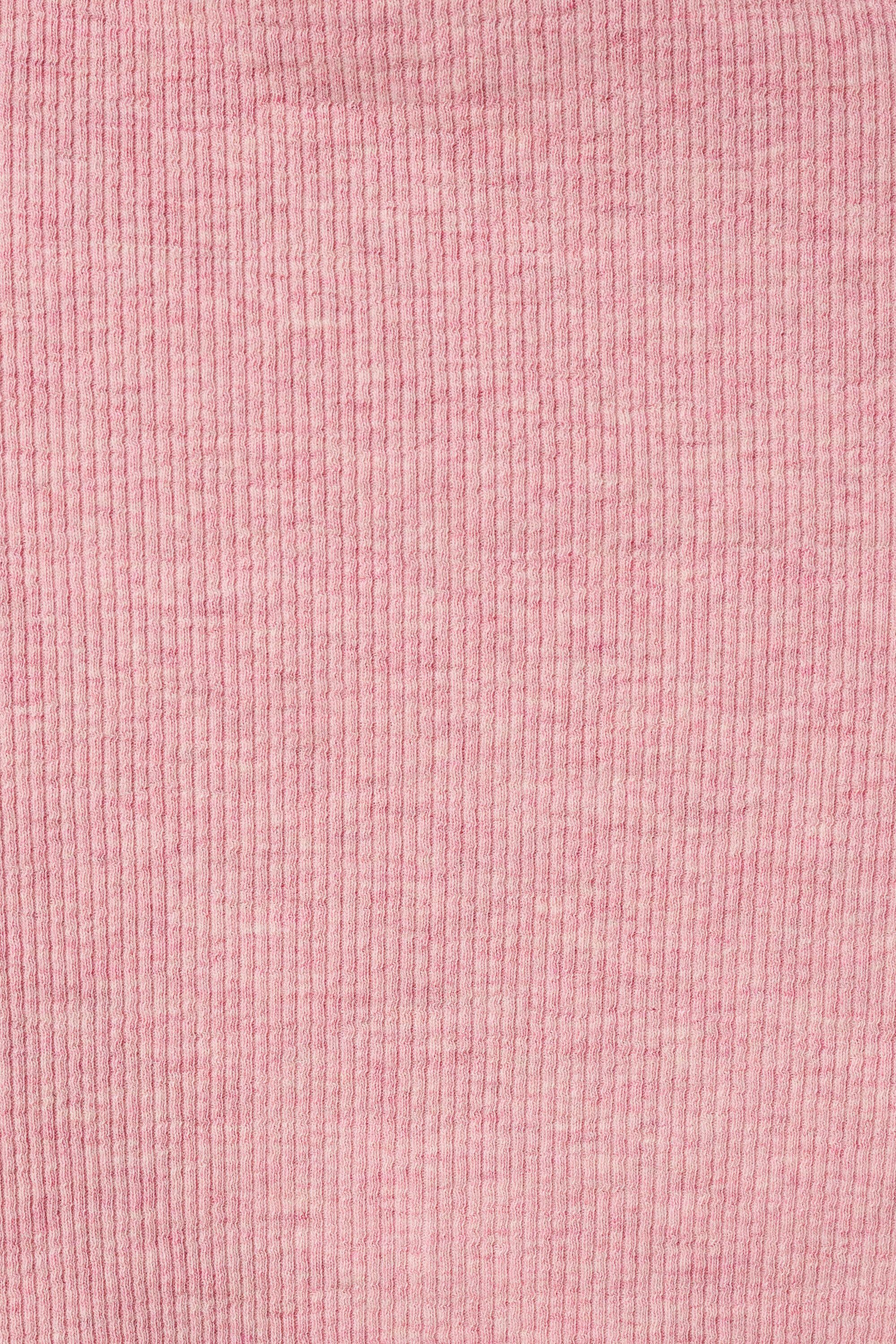 Top de canal&eacute; con escote en V image number 6