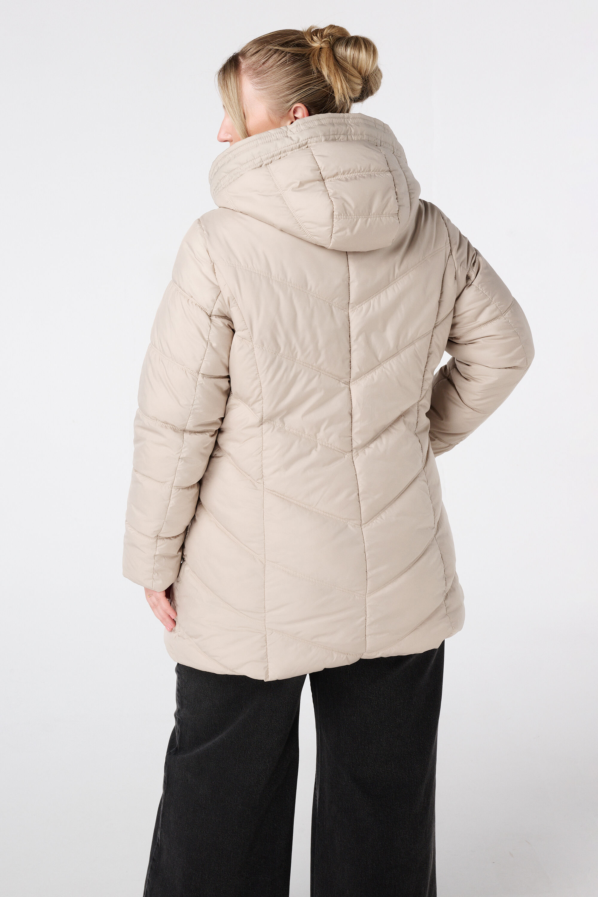 Chaqueta con capucha image number 3