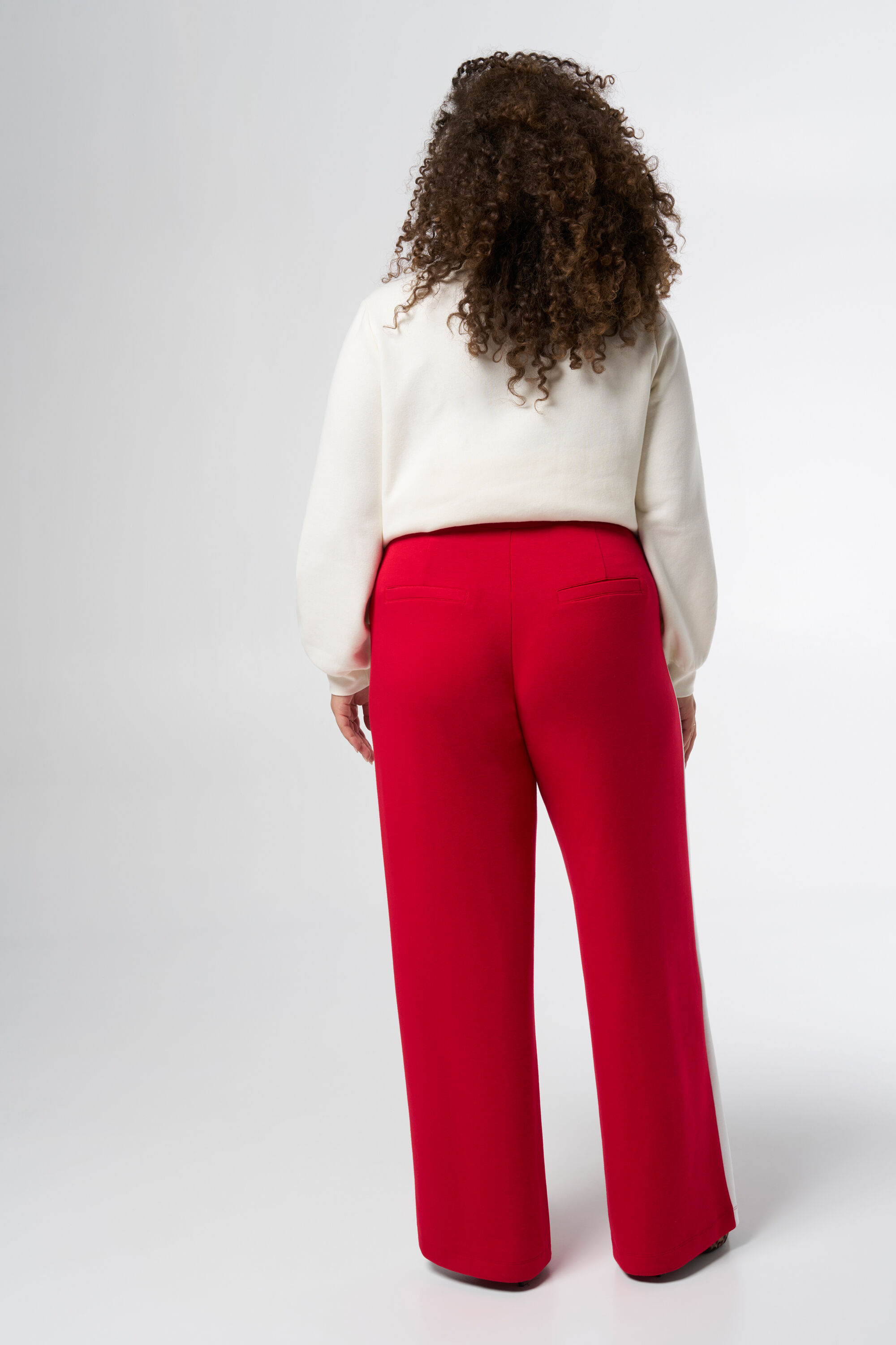 Pantalones con raya que contrasta image number 3