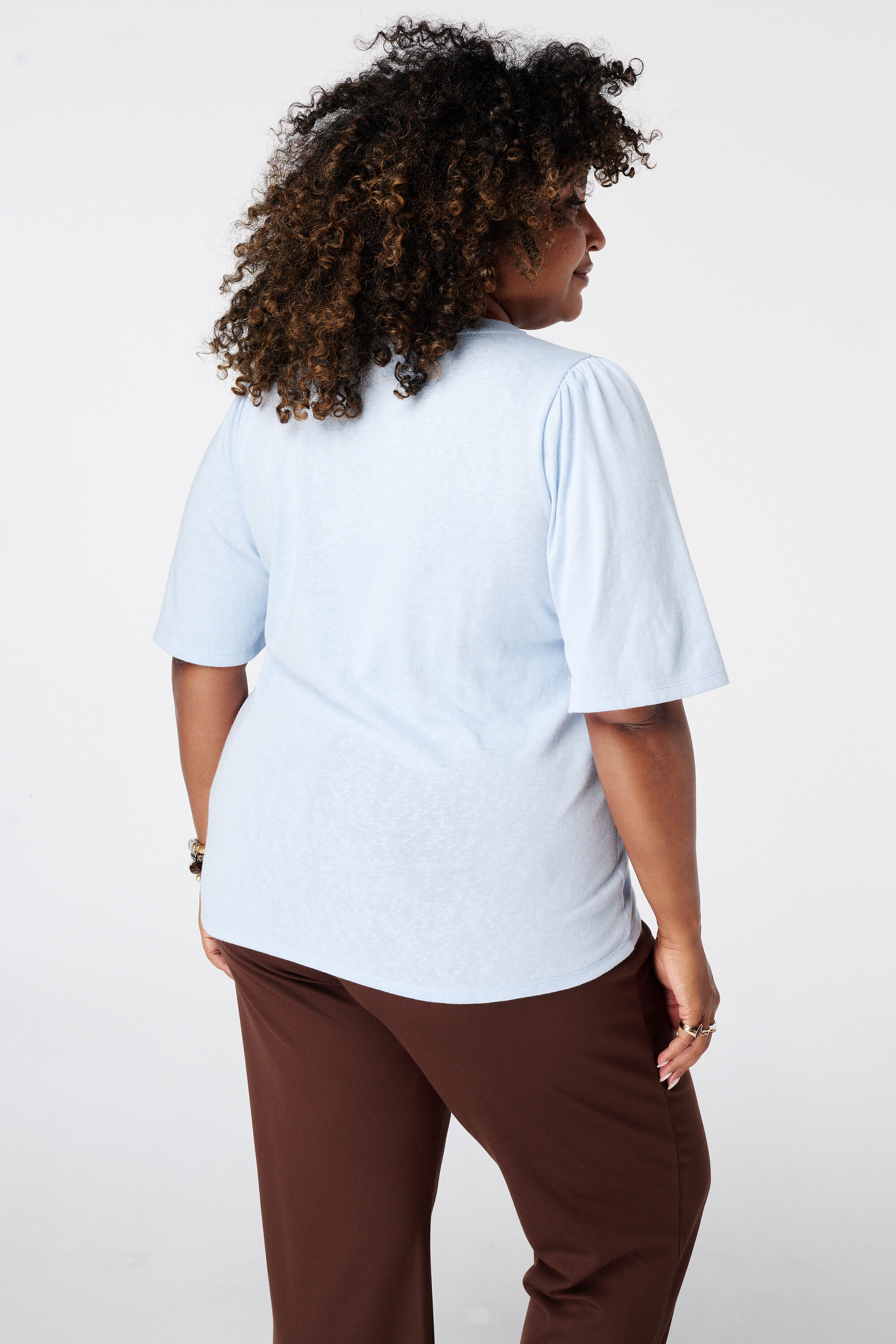 Camiseta con escote en V image number 3