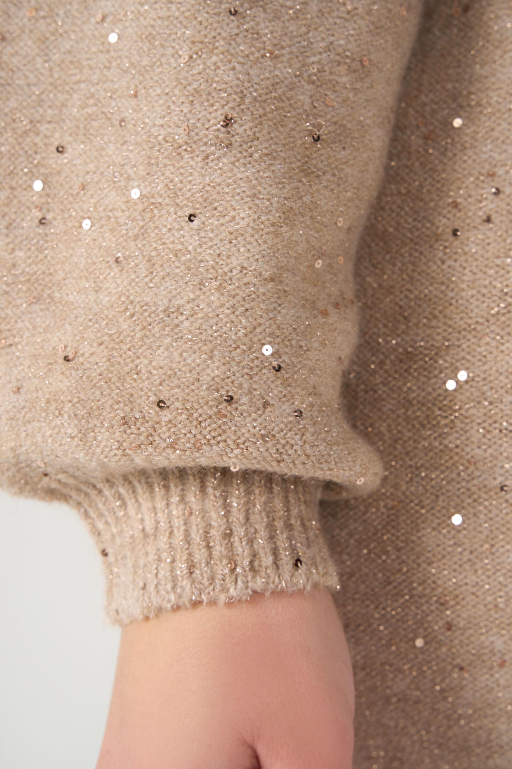 Vestido de punto con detalles brillantes image number 4