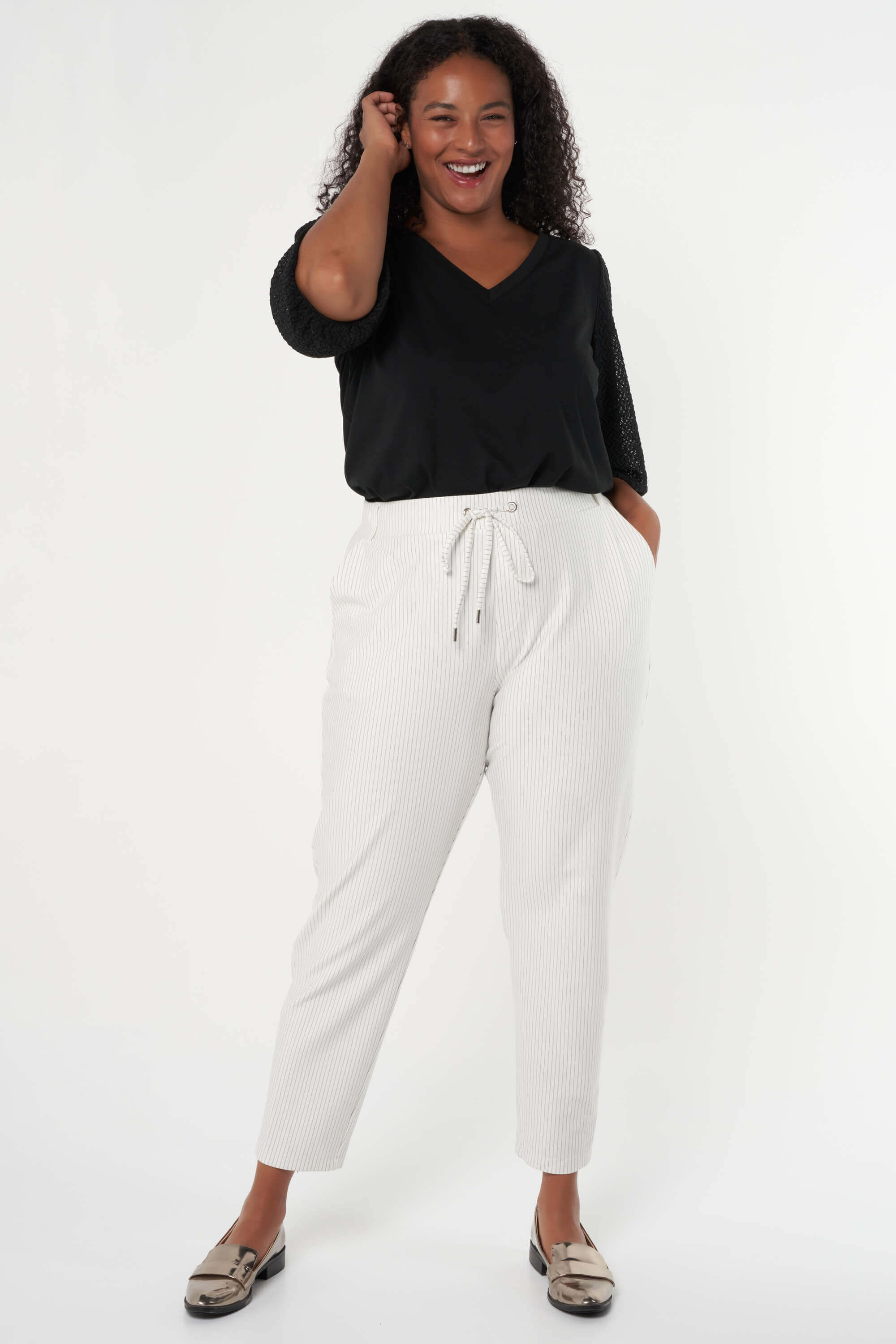 Pantalones de rayas image number 6