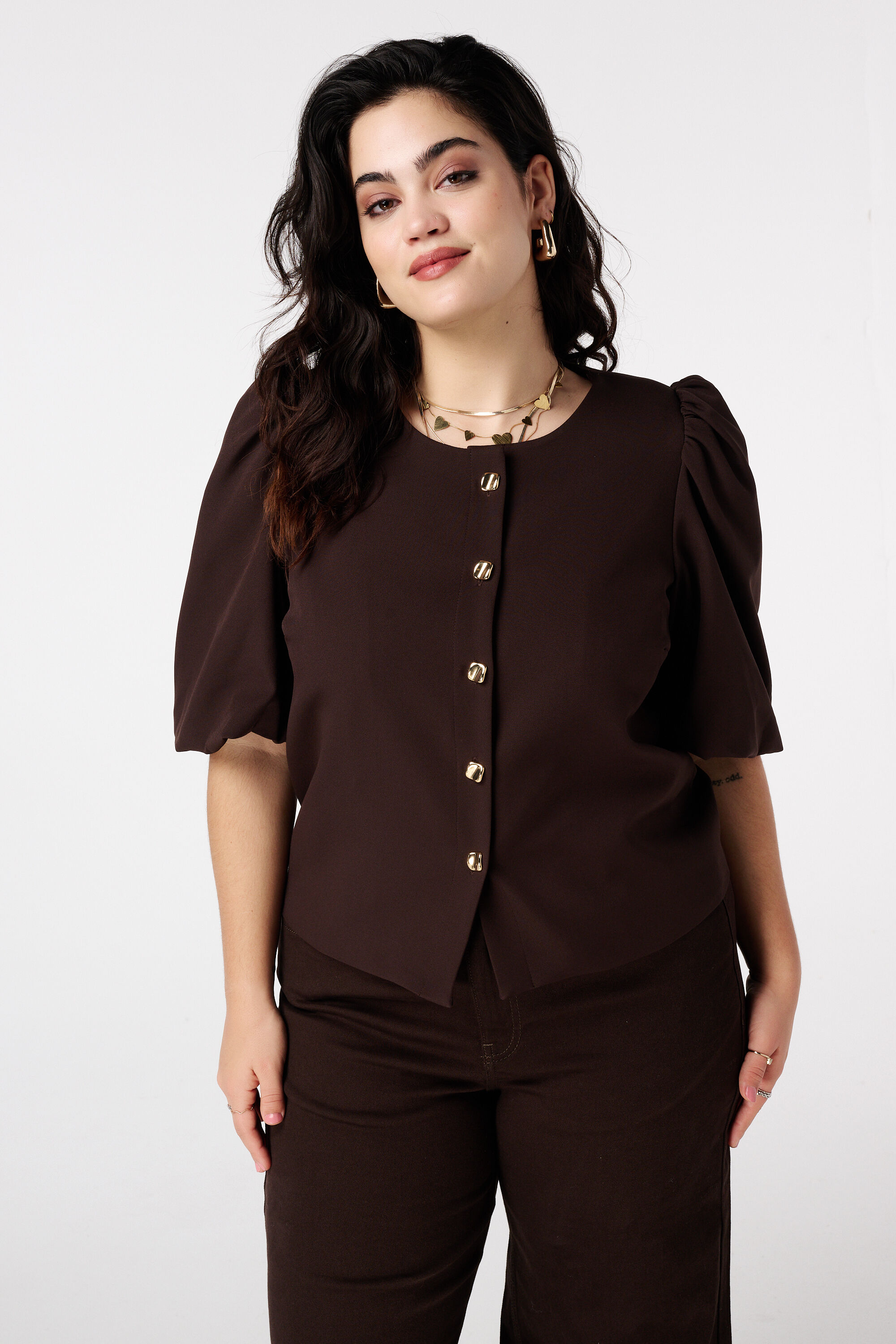 Top con mangas abullonadas cortas