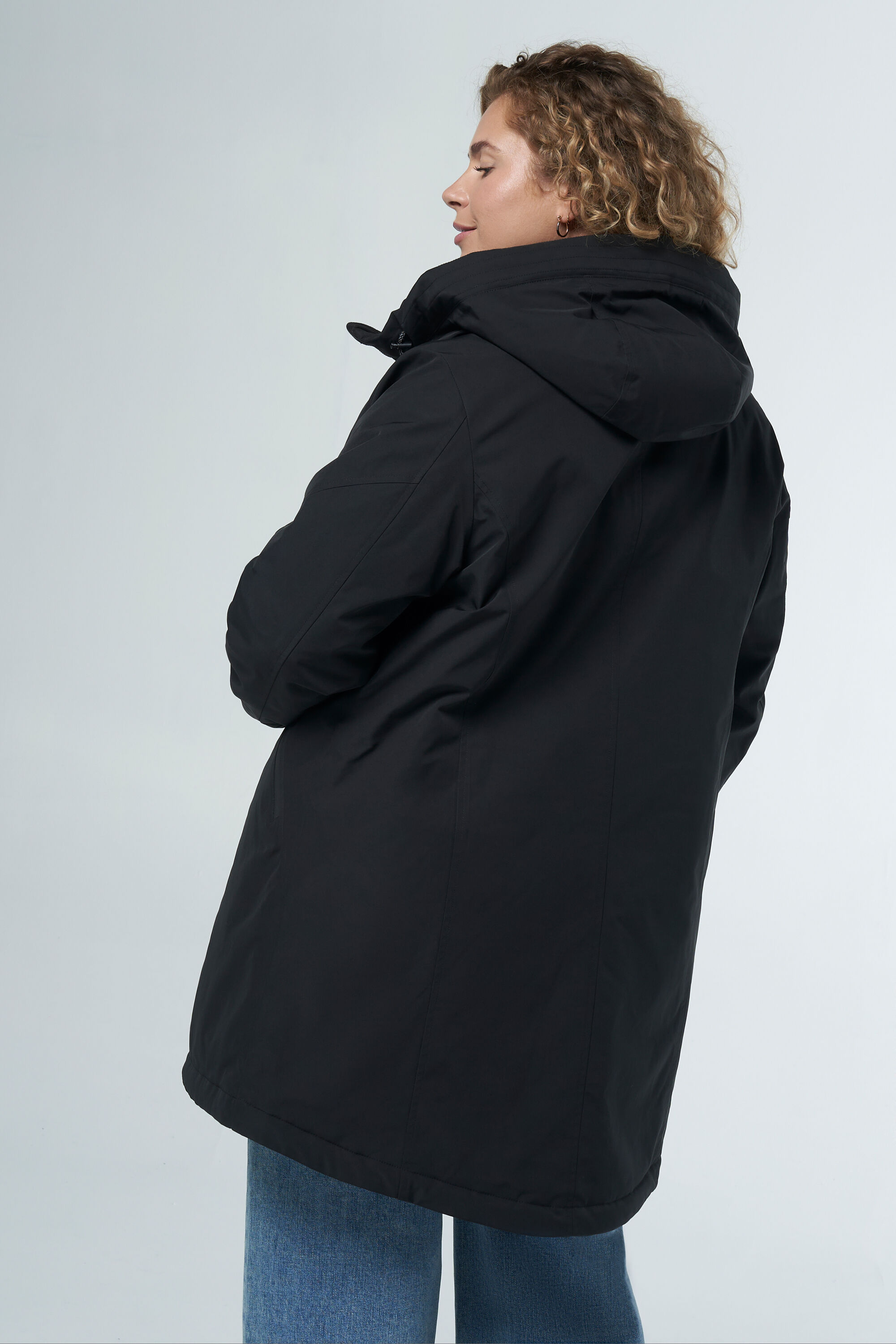 Chaqueta con capucha image number 3