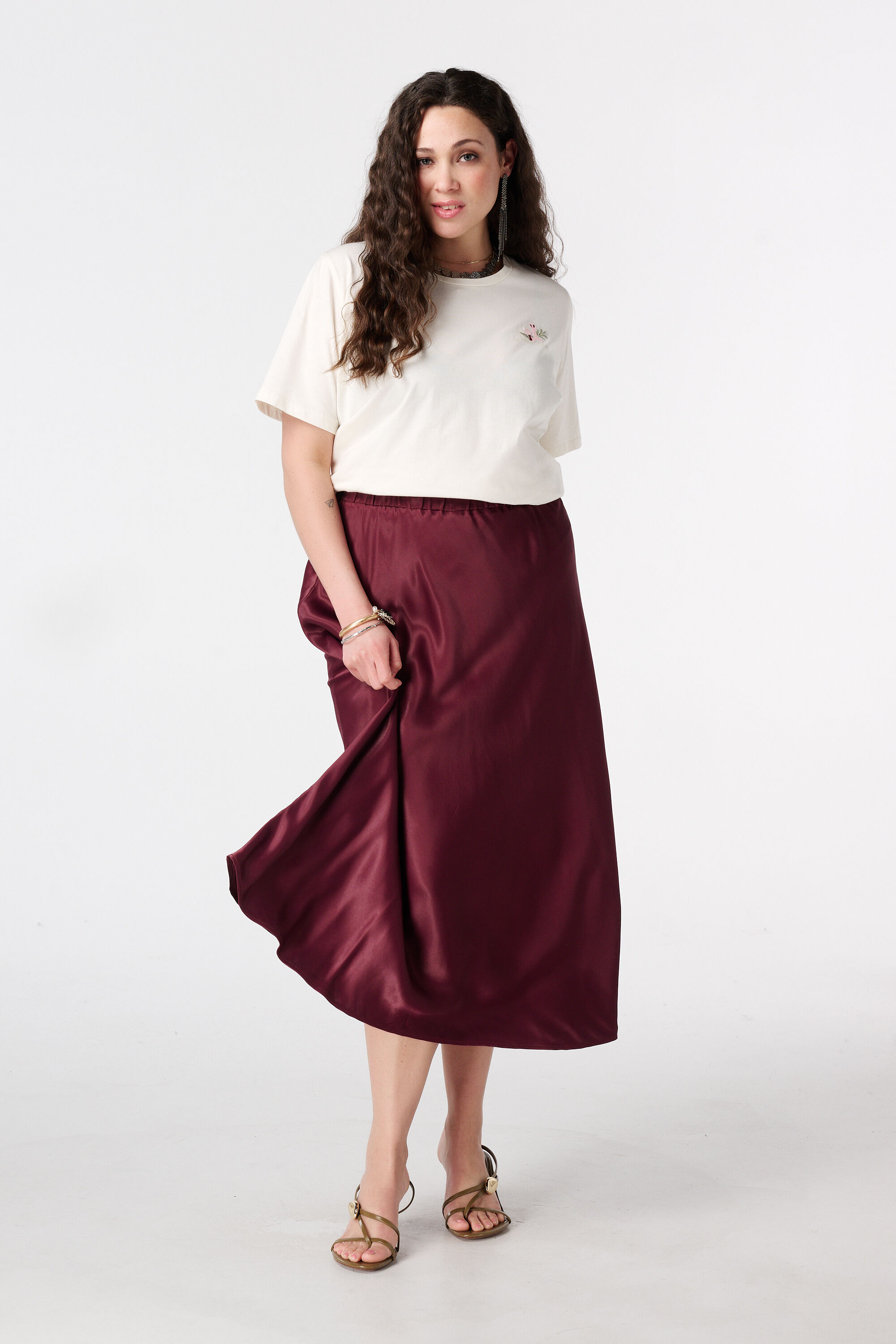 Falda midi de sat&eacute;n image number 6