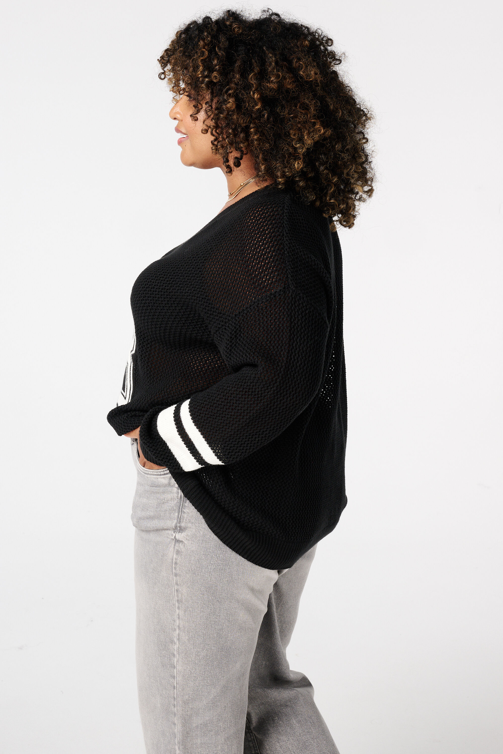 Jersey universitario de punto fino image number 3