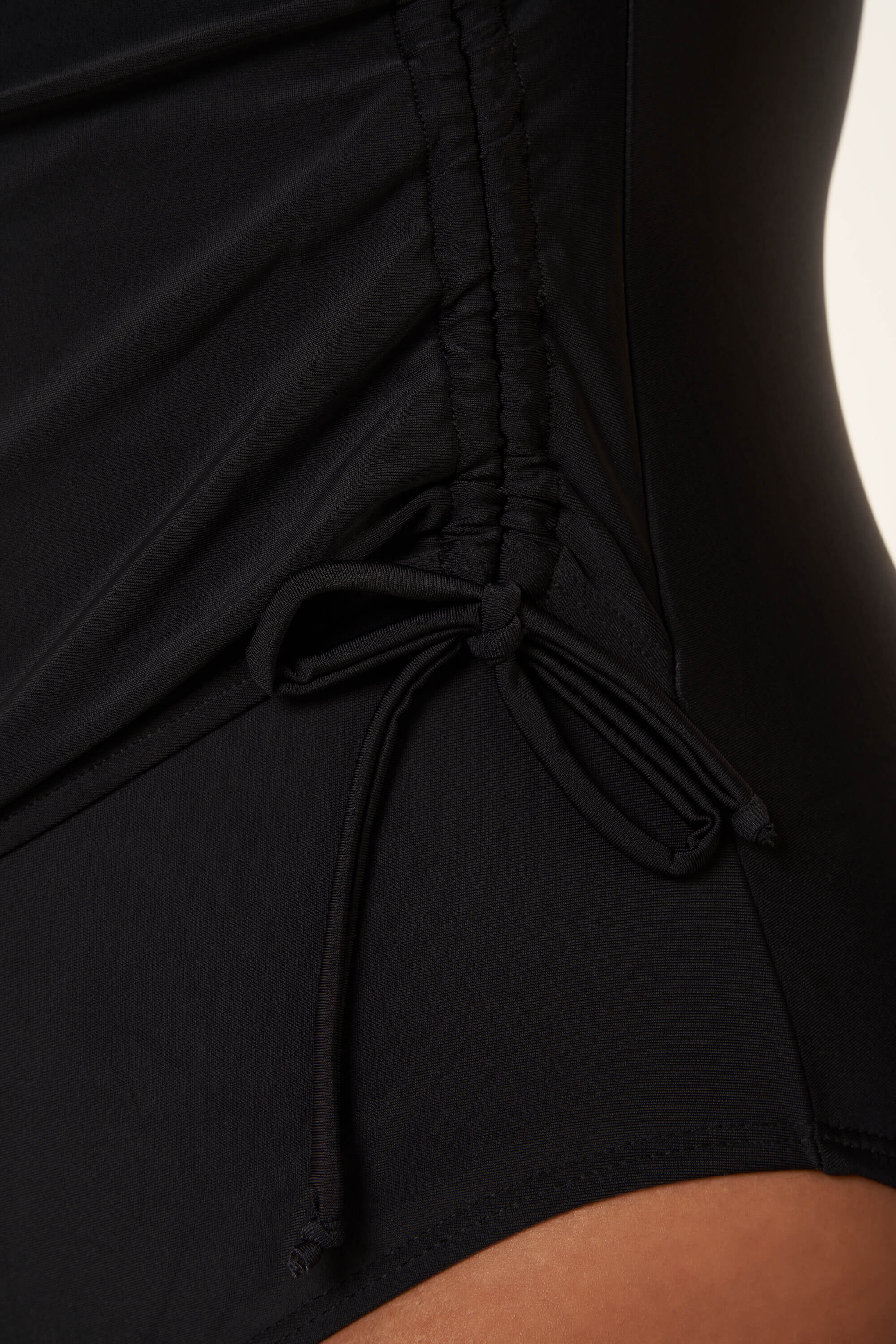 Ba&ntilde;ador con detalle cruzado image number 5