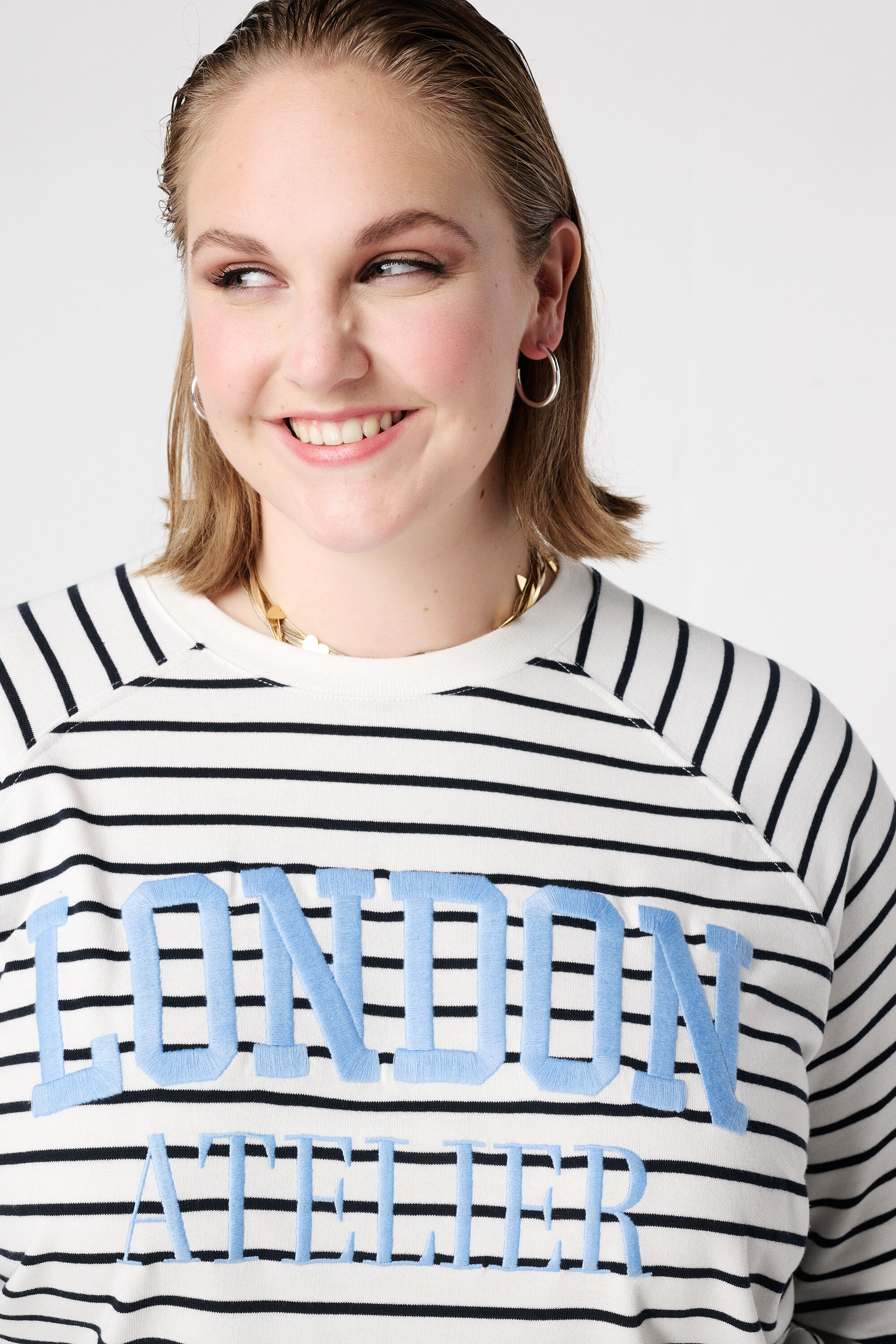Sudadera de rayas con texto image number 4