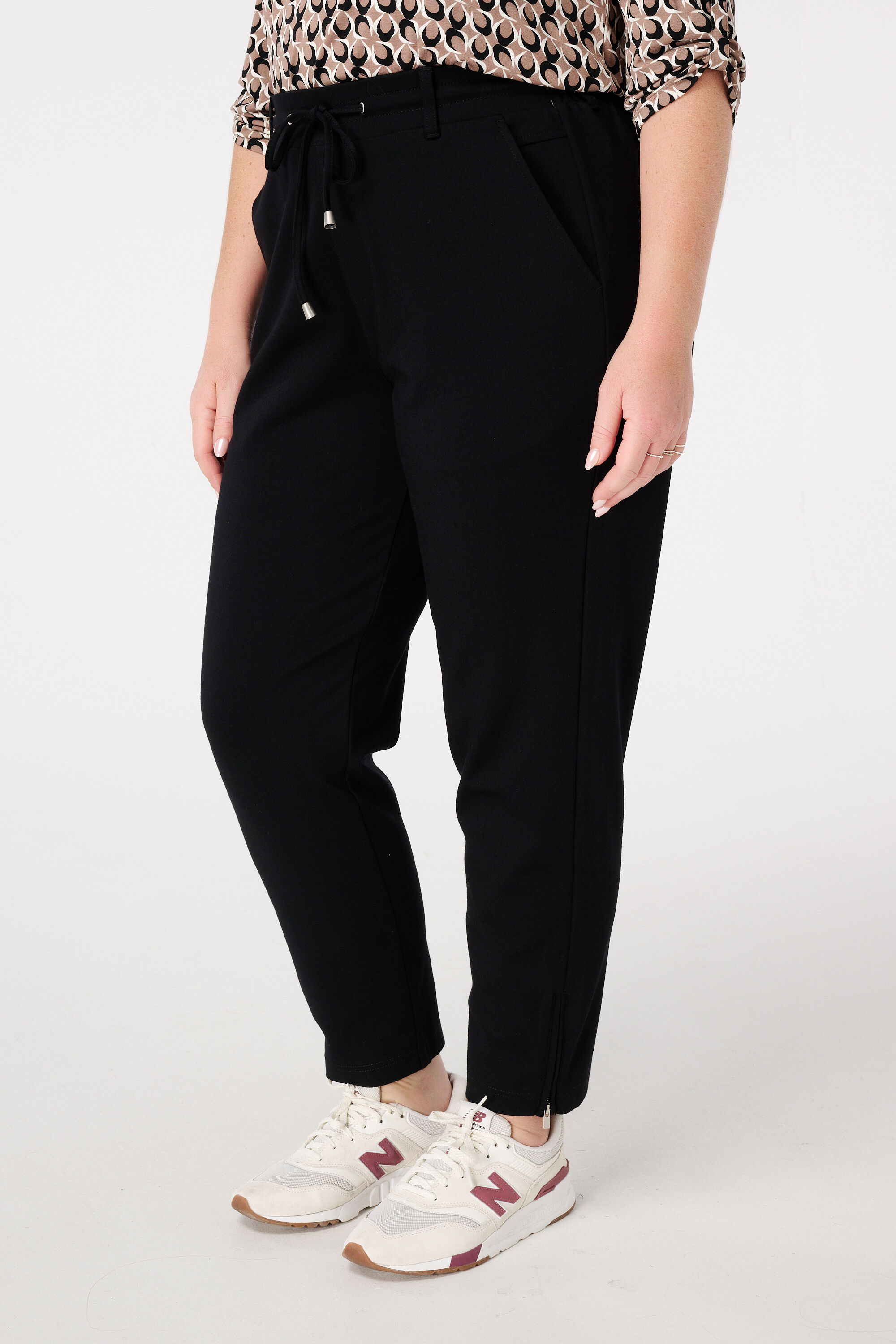 Pantalones slim fit image number 5