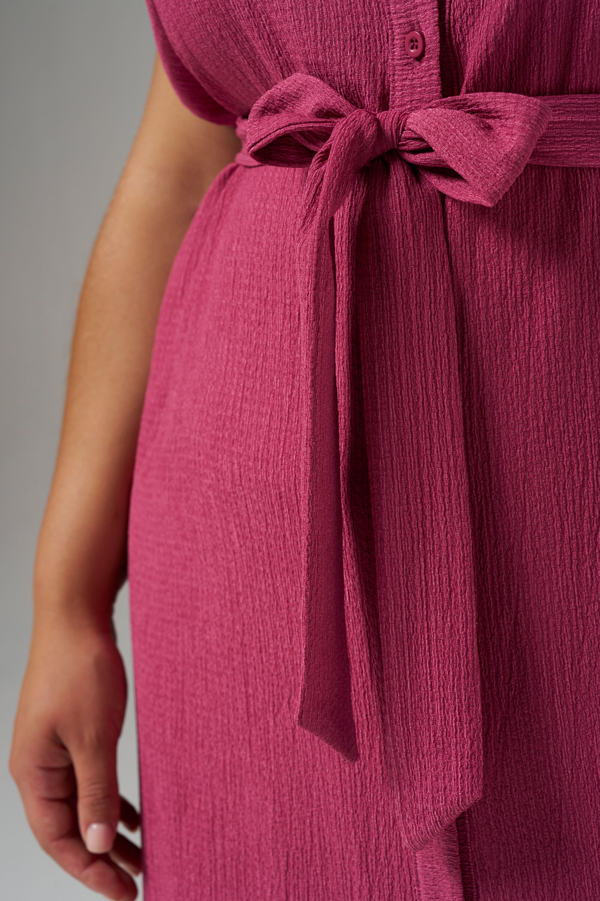 Vestido con textura con botones image number 4