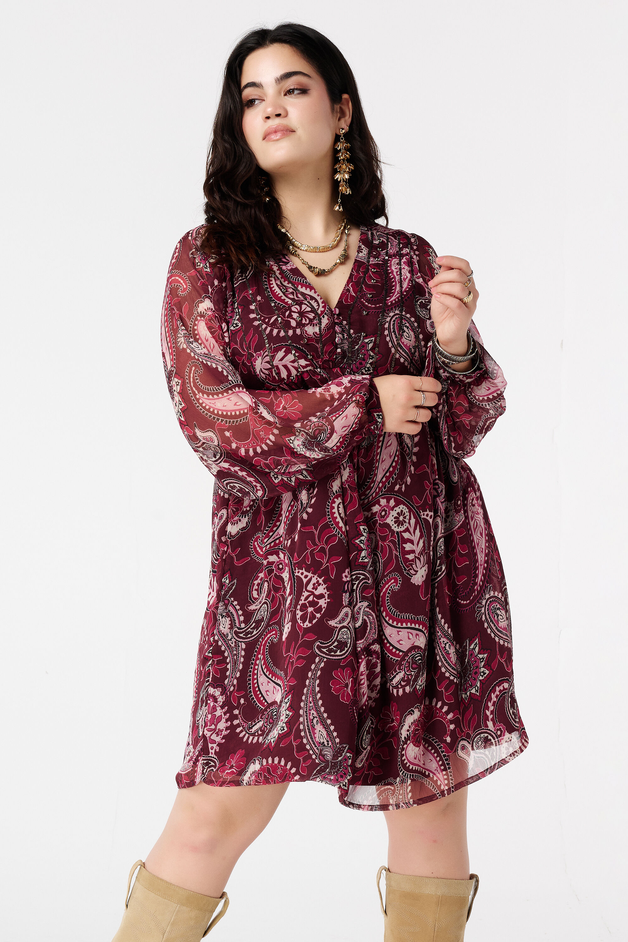 Vestido con mangas transparentes image number 5